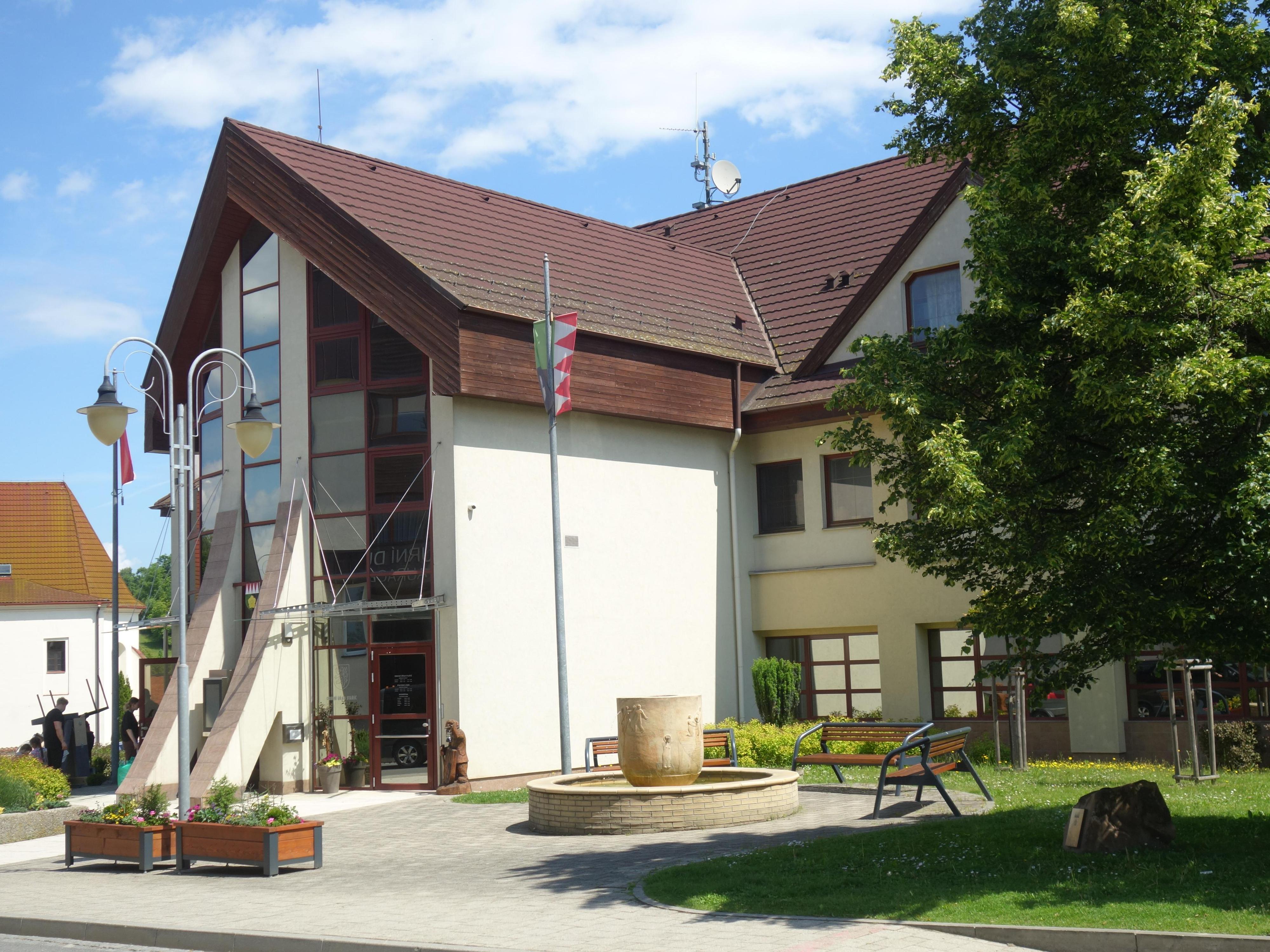 Staříč - obecní úřad foto 2