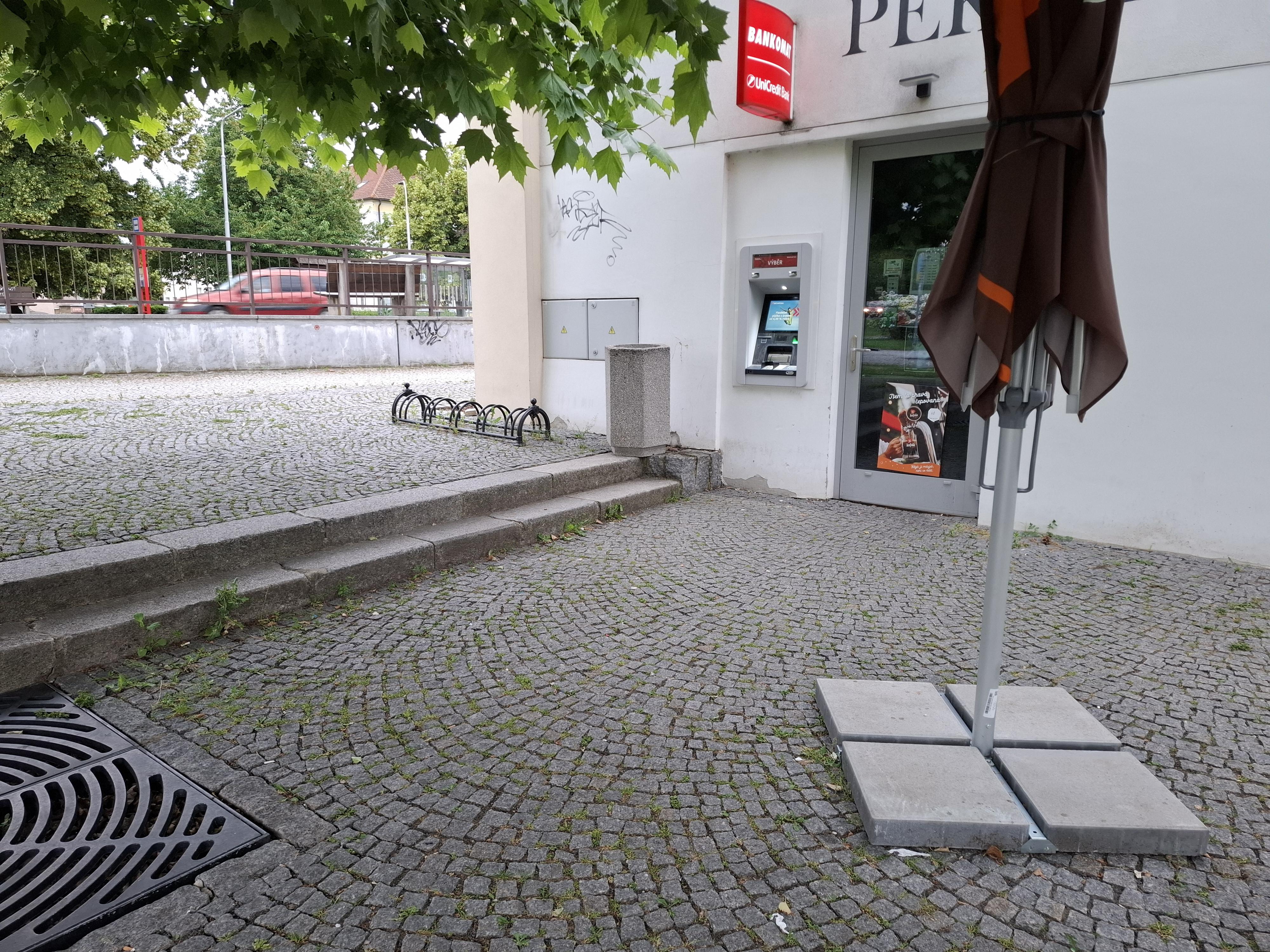 Bankomat UniCredit Bank Czech Republic