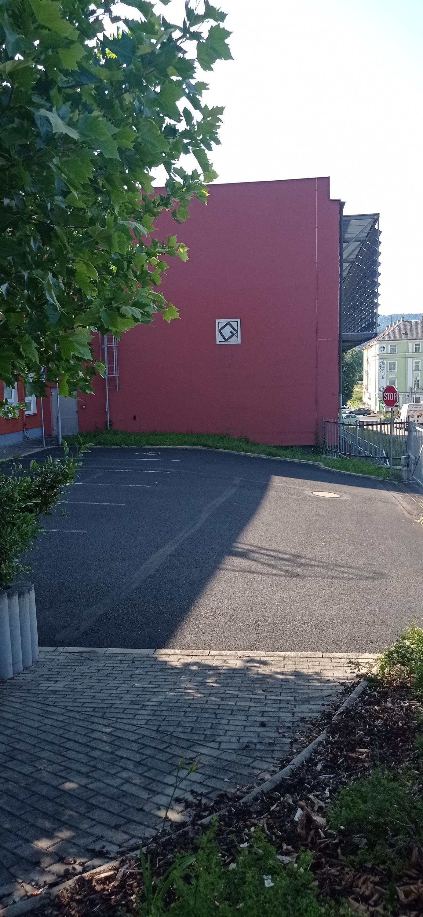 Gymnázium, Ústí nad Labem, Jateční 22 foto 3