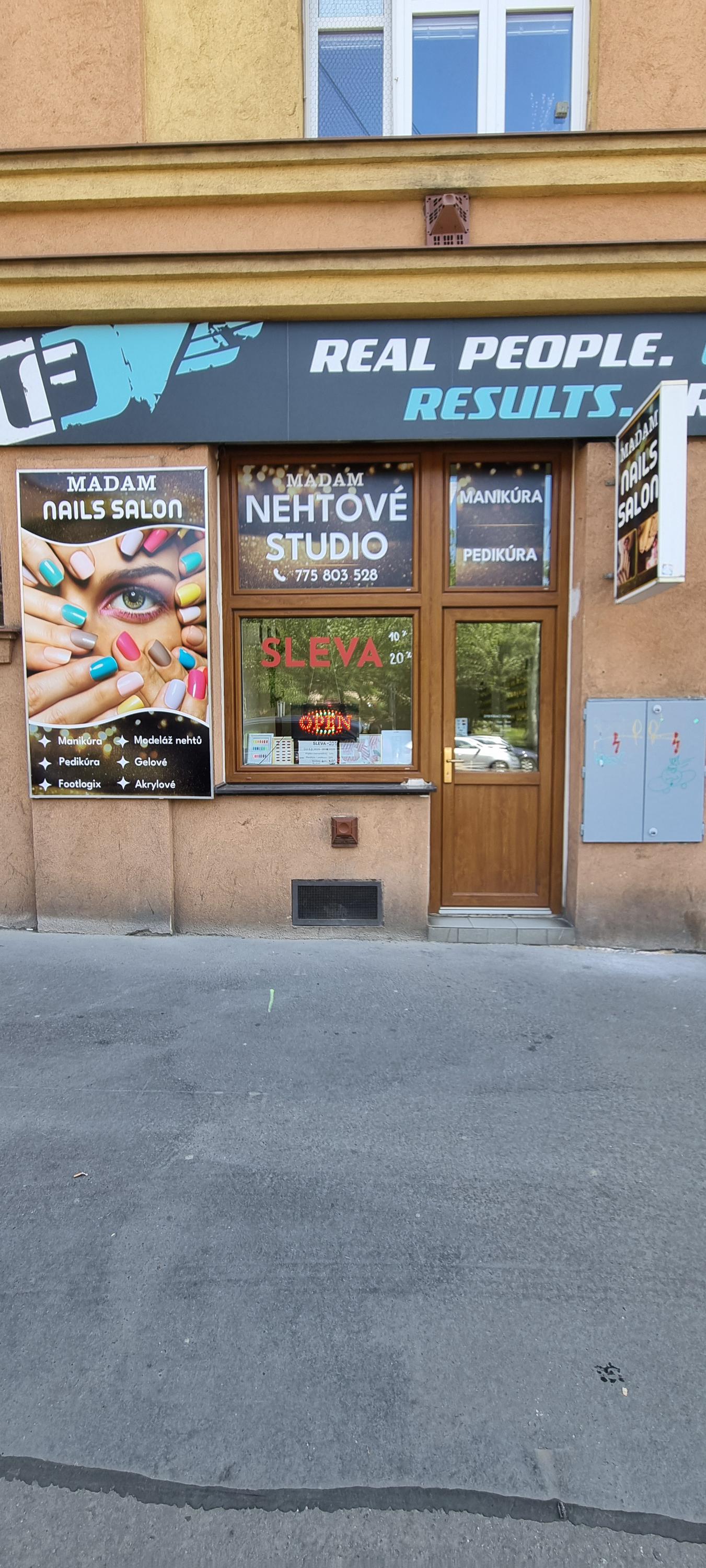 Madam nails salon foto 5