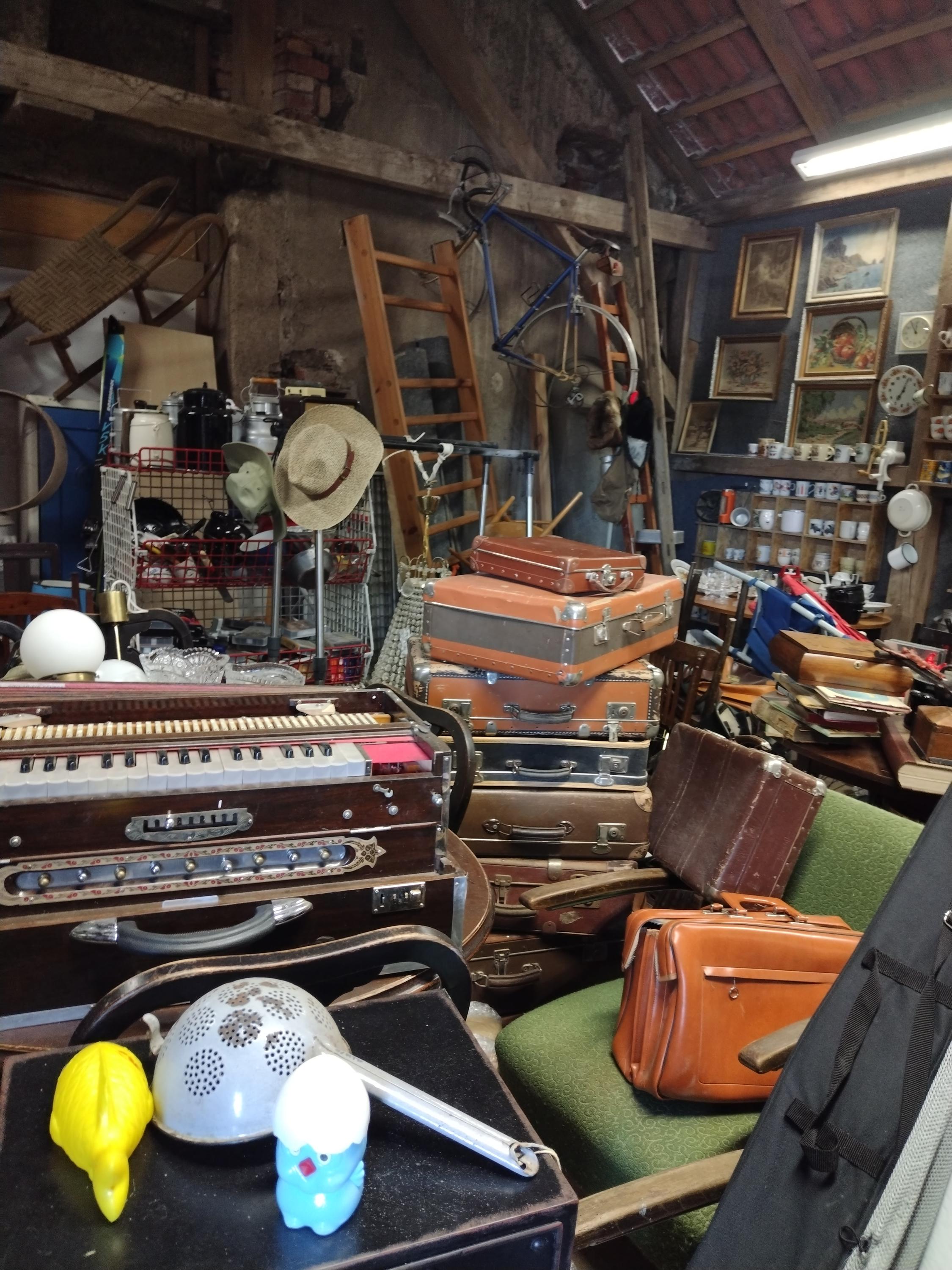 Antik Bazar - nádraží Mirovice foto 1