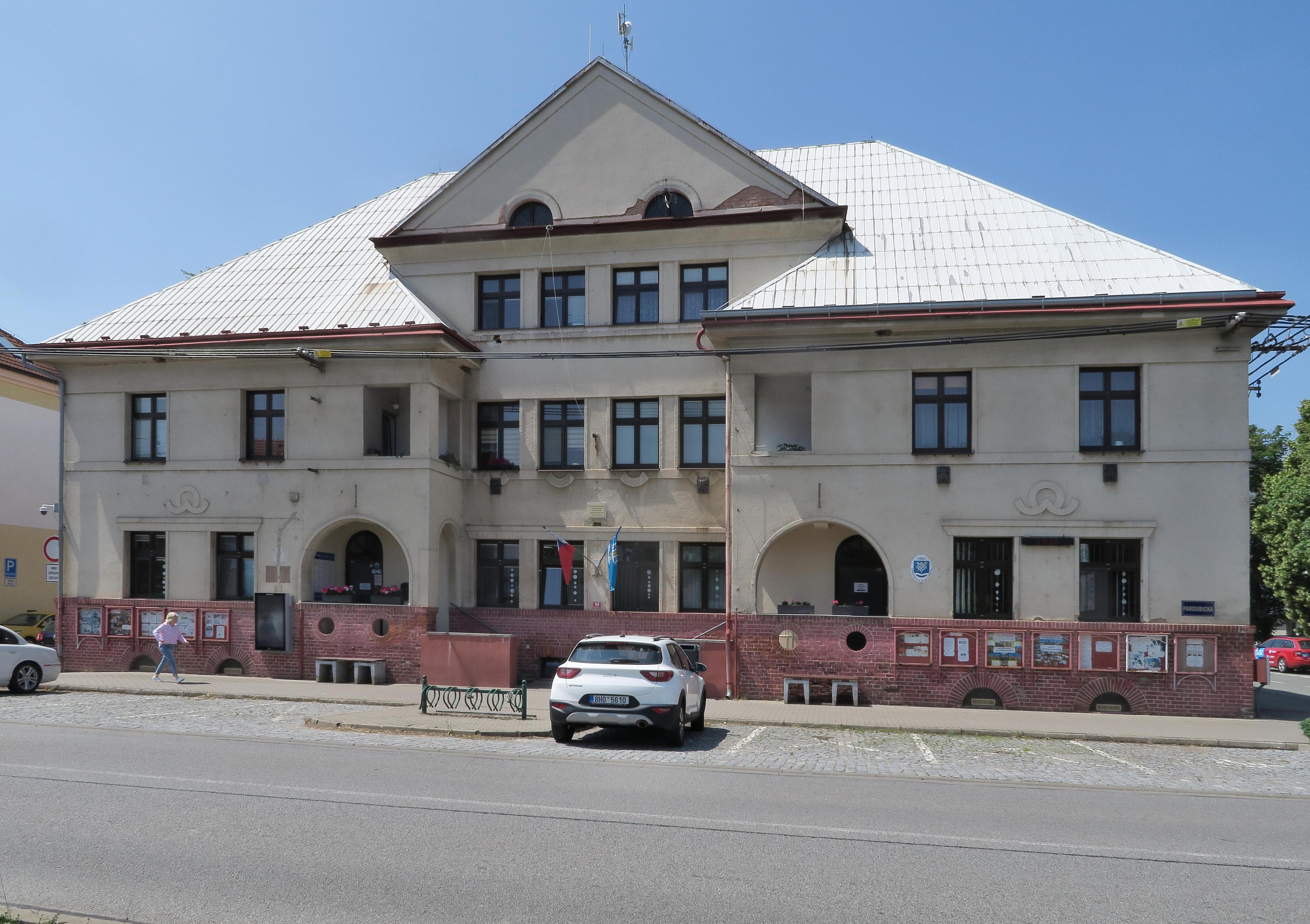 Opatovice nad Labem - obecní úřad foto 2
