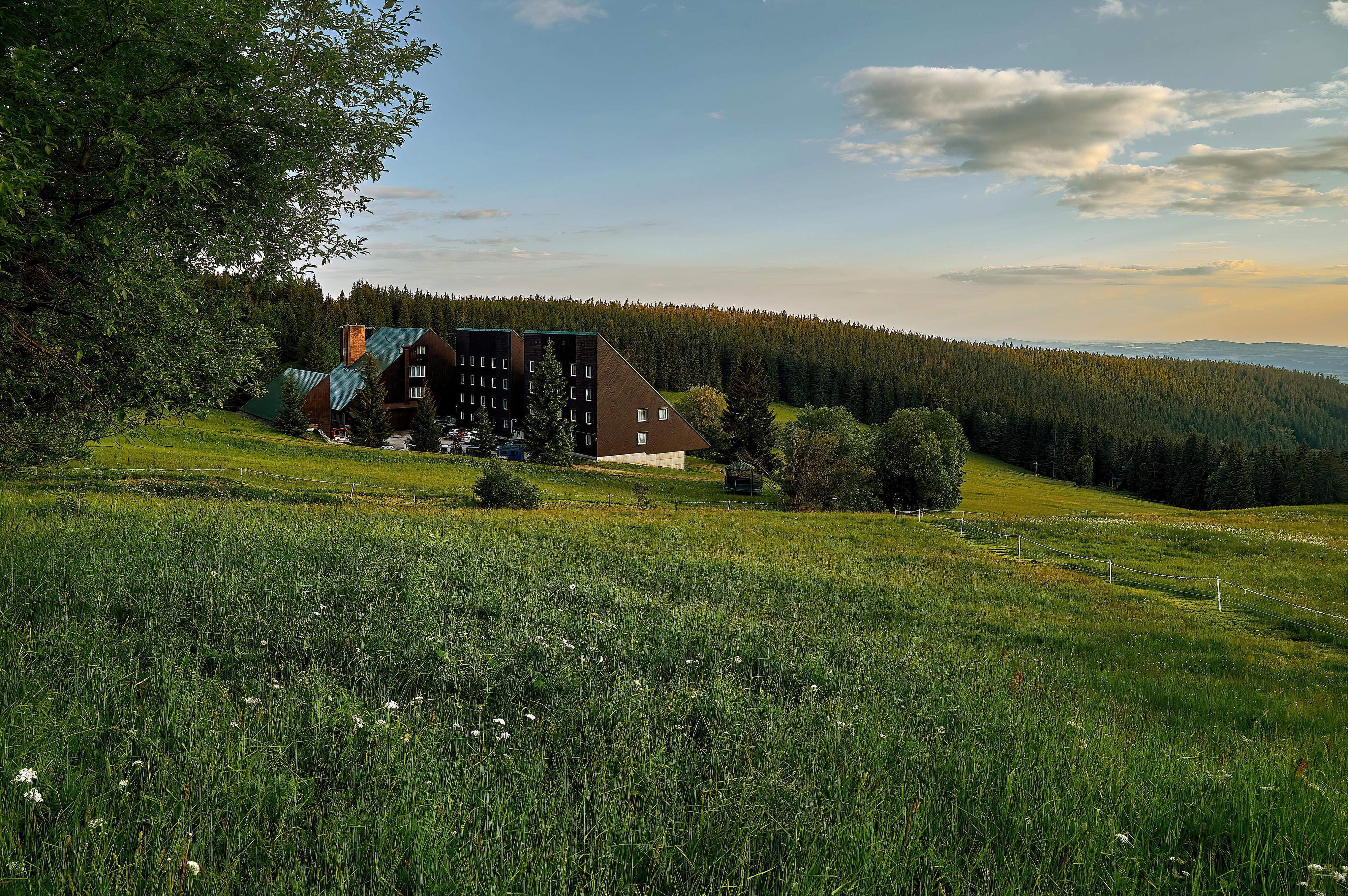 HORSKÝ HOTEL TETŘEVÍ BOUDY