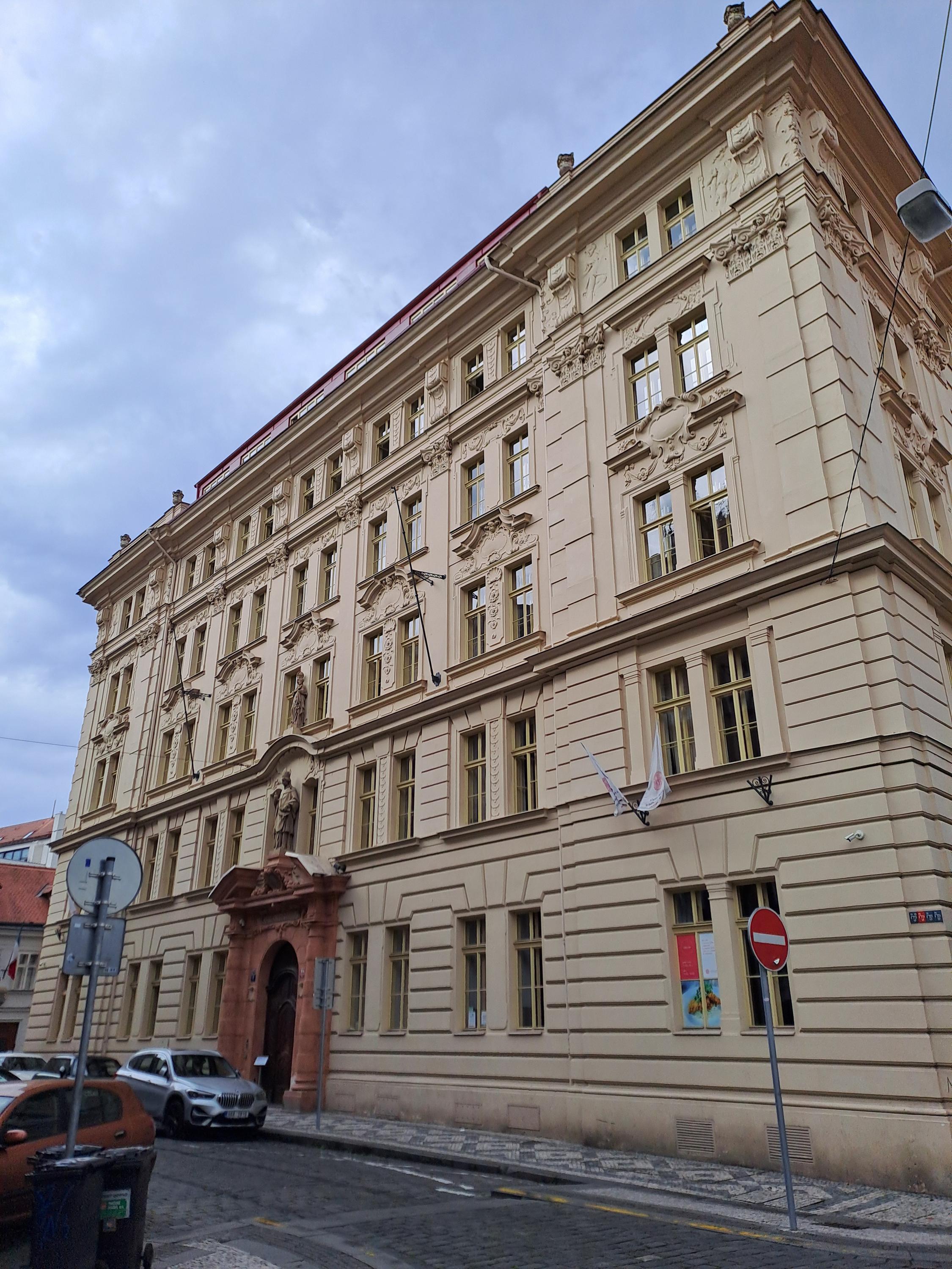 Menza Arnošta z Pardubic - Univerzita Karlova v Praze