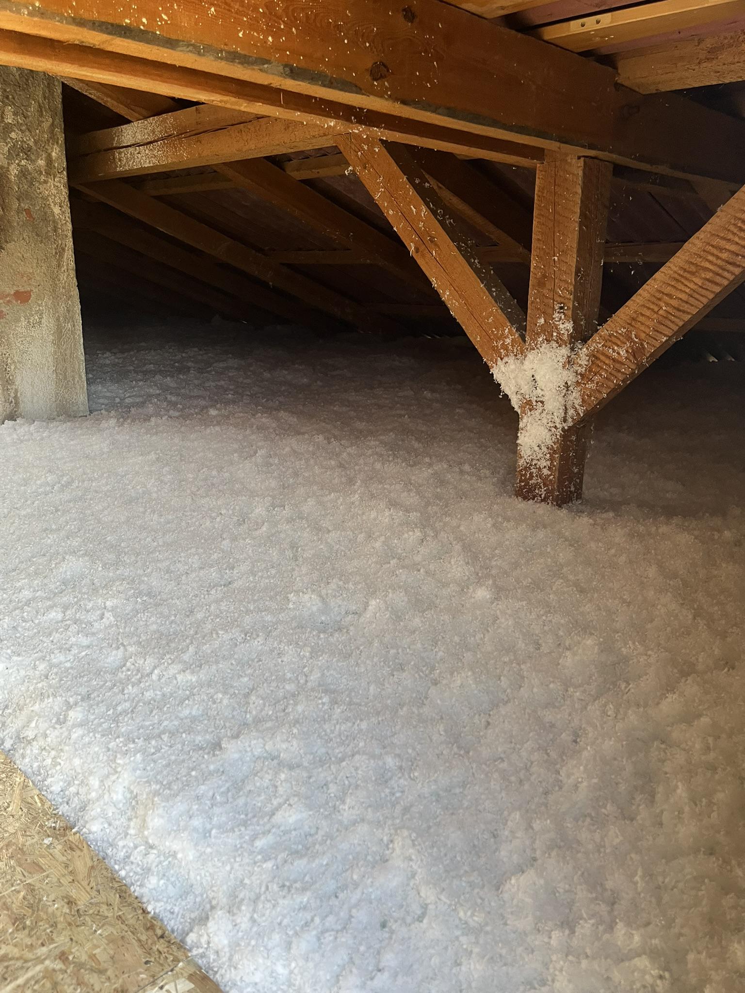 Foukaná izolace,chemická injektáž vlhkého zdiva,jádrové vrtání foto 3