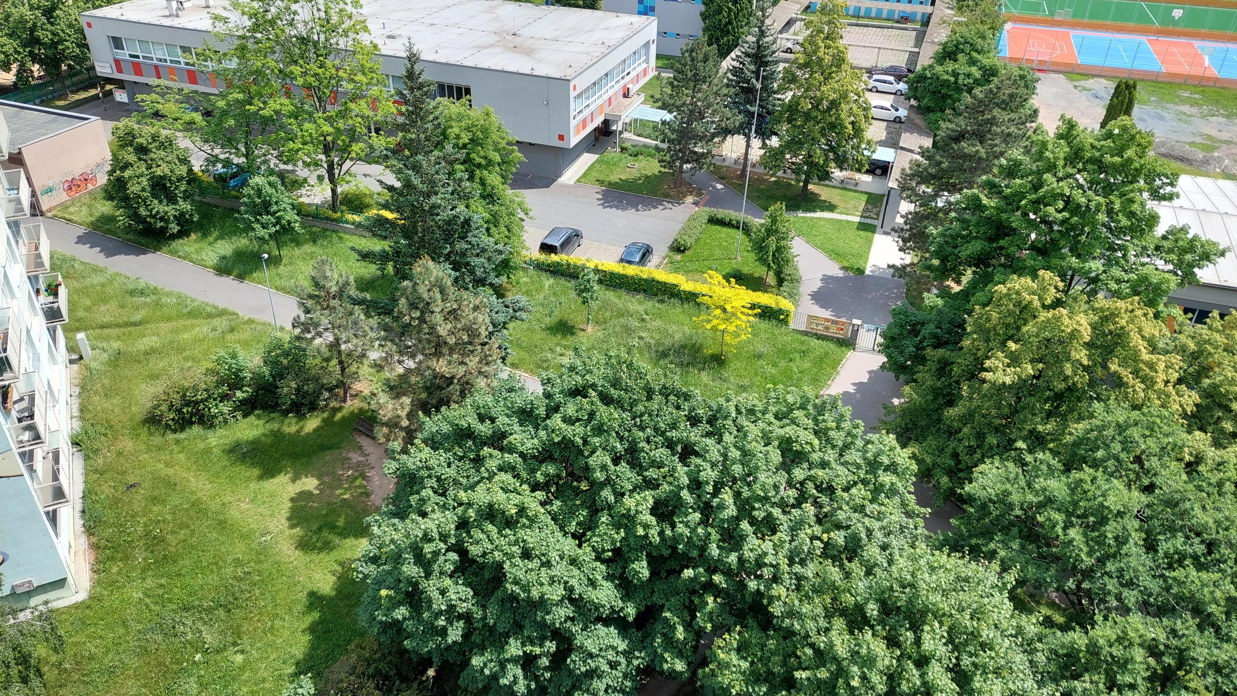 Jahodovka - Vyšší odborná škola sociálně právní foto 4