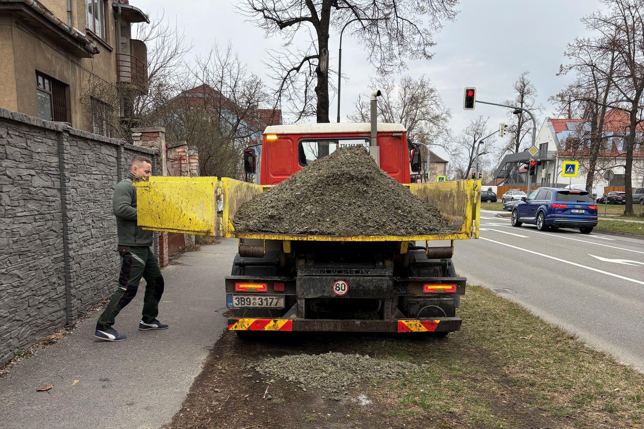 Mezinárodní přeprava materiálů a stavebních strojů