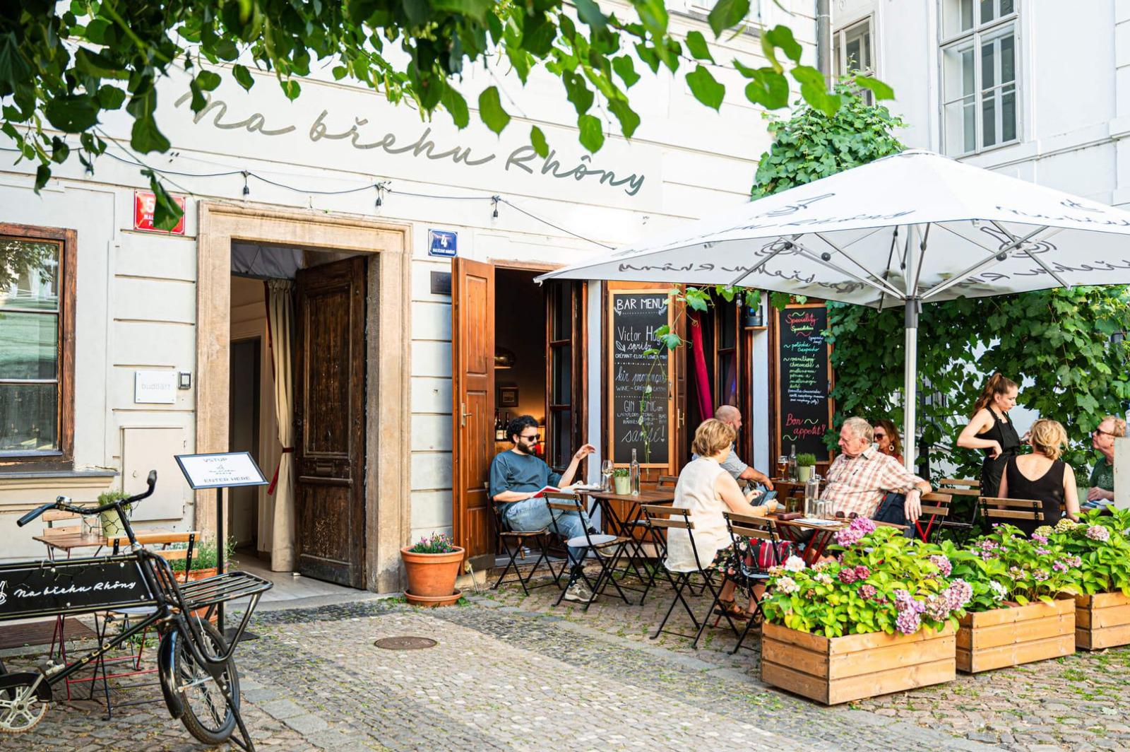 Restaurace a vinárna Na břehu Rhôny