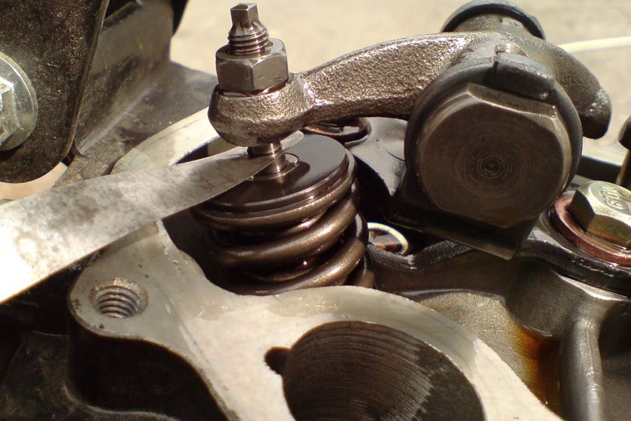 Seřízení ventilových vůlí na skútru