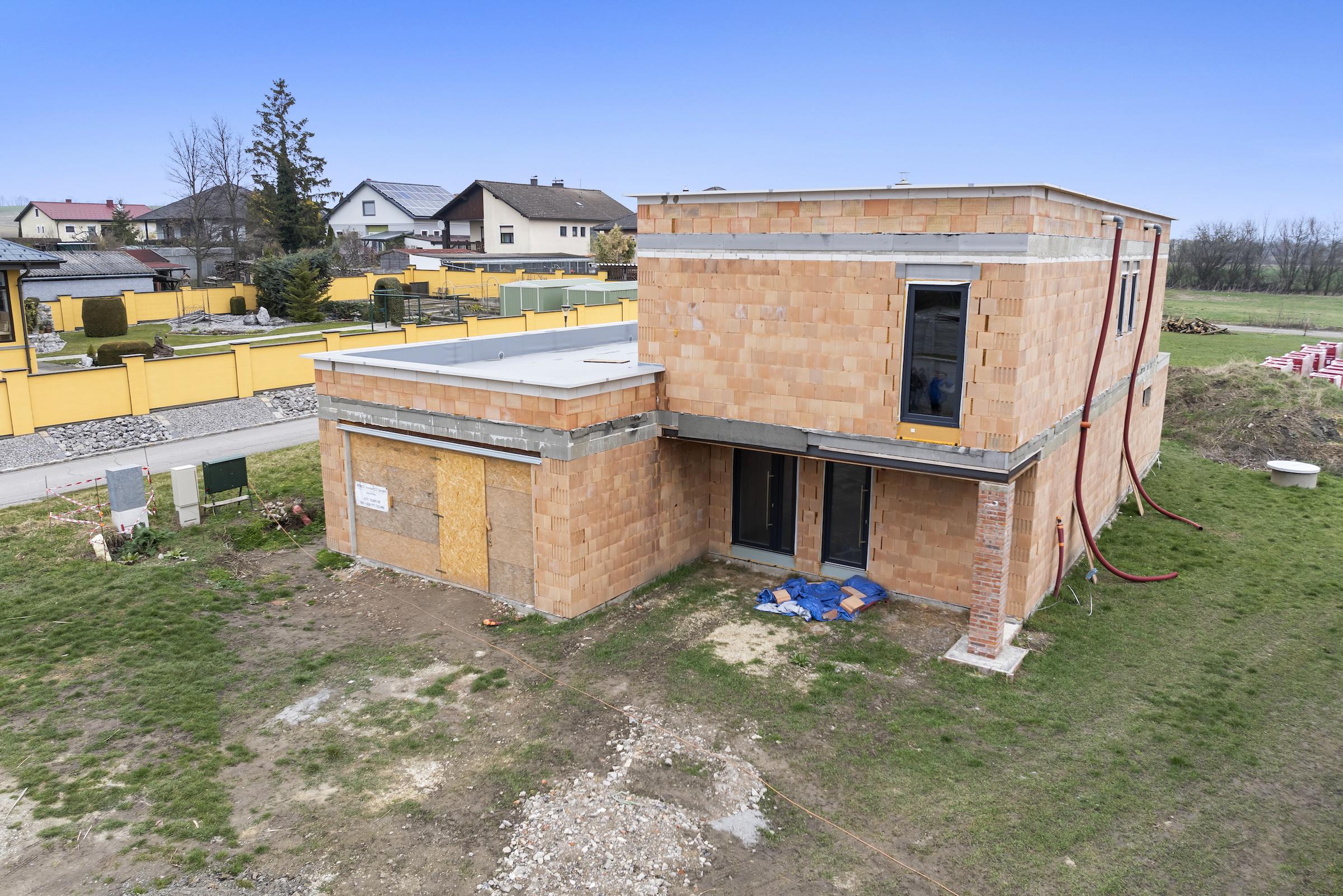 RD k dokončení 5km Břeclav, dvougaráž , zahrada