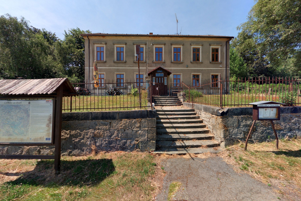 Jablochata Trávník