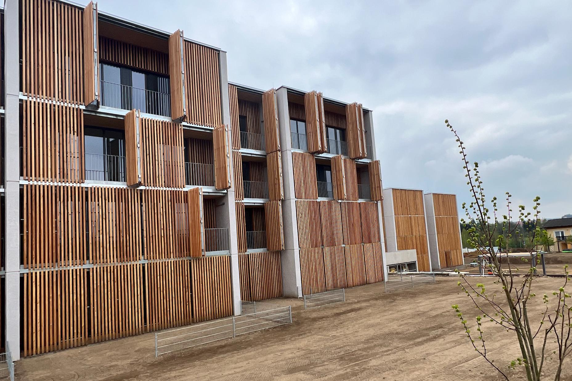 Skládací okenice a fasáda VOÏVO dřevostavby BD