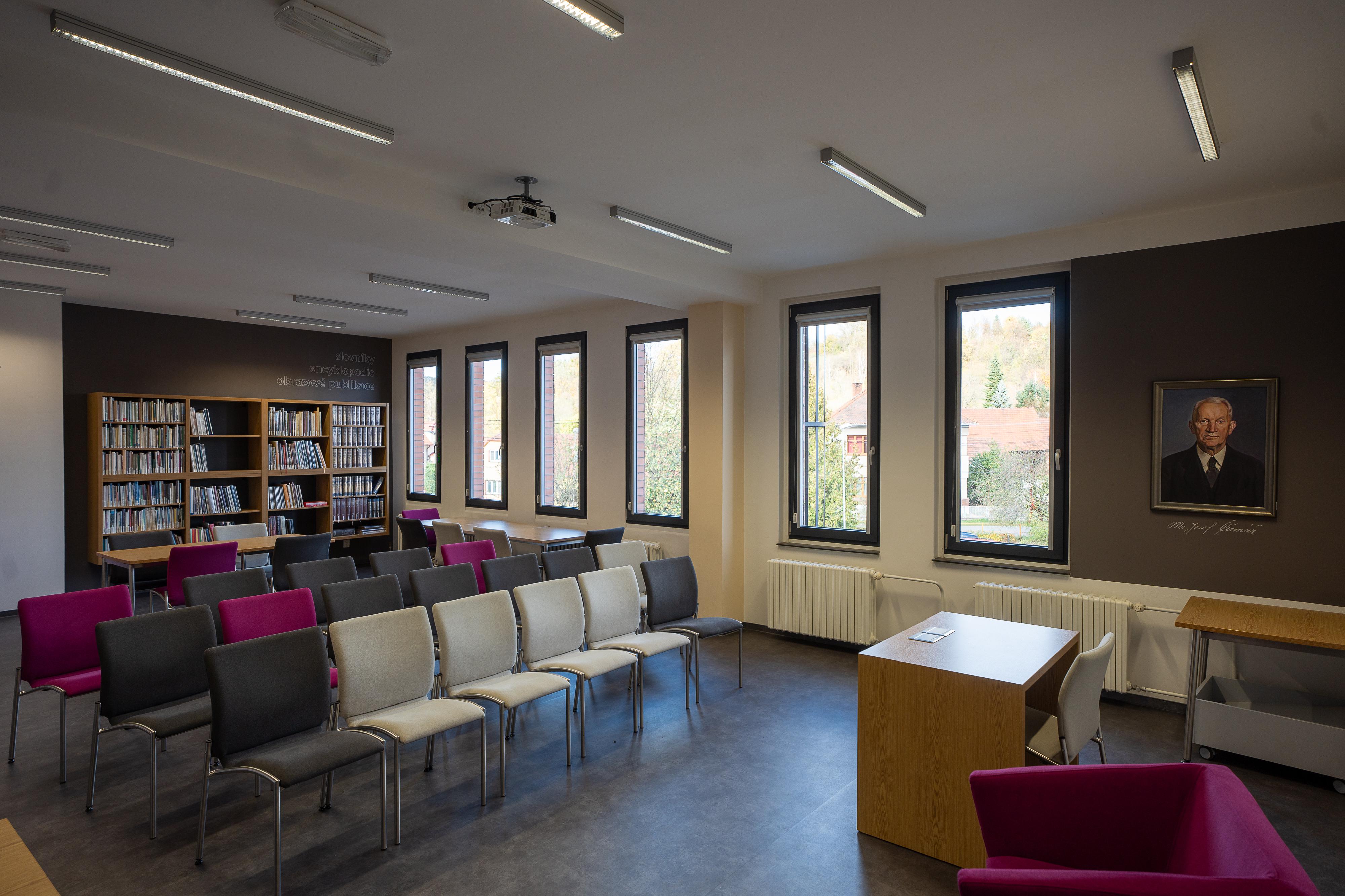Městská knihovna Josefa Čižmáře Vizovice foto 6