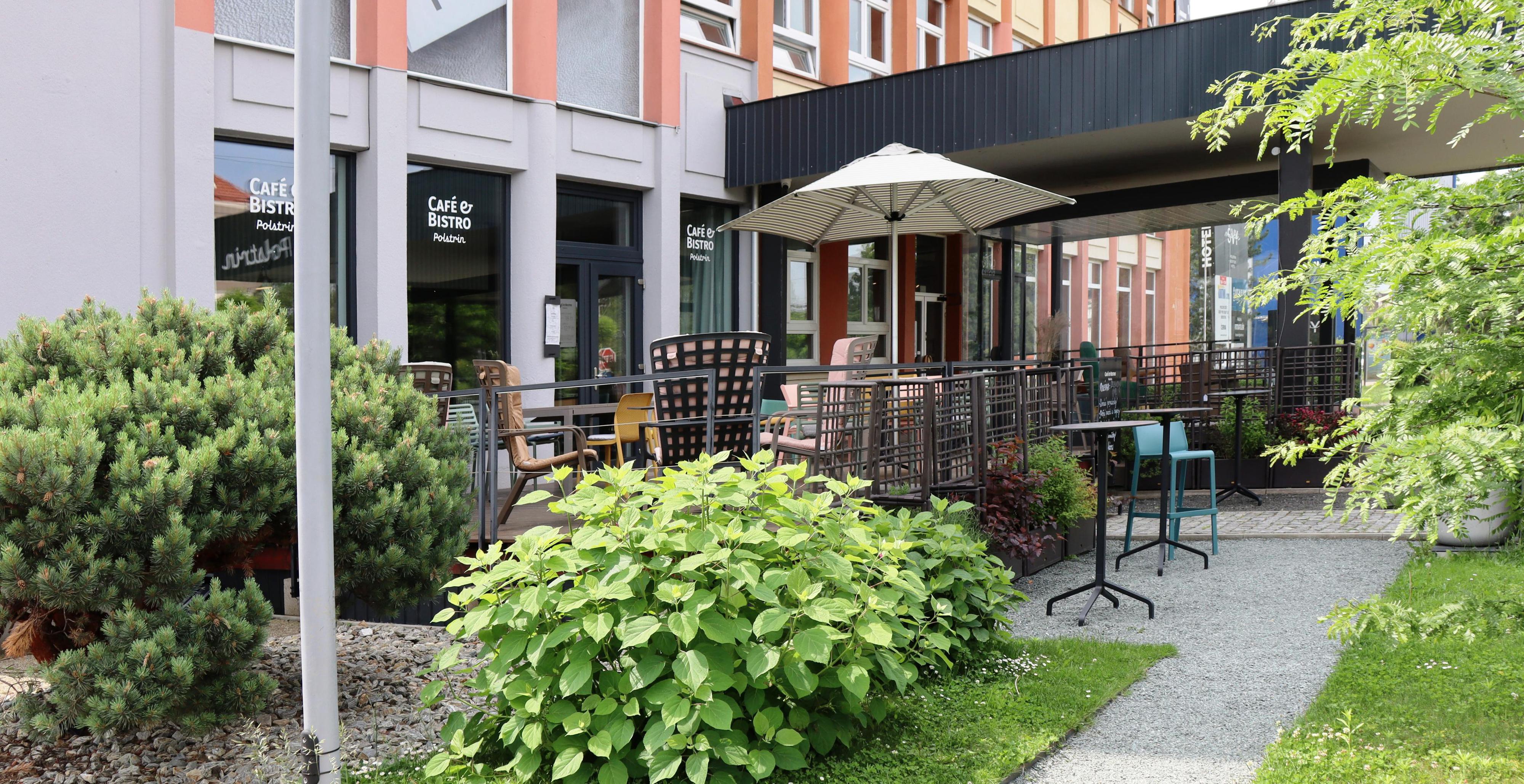 Café & bistro Polstrin foto 6