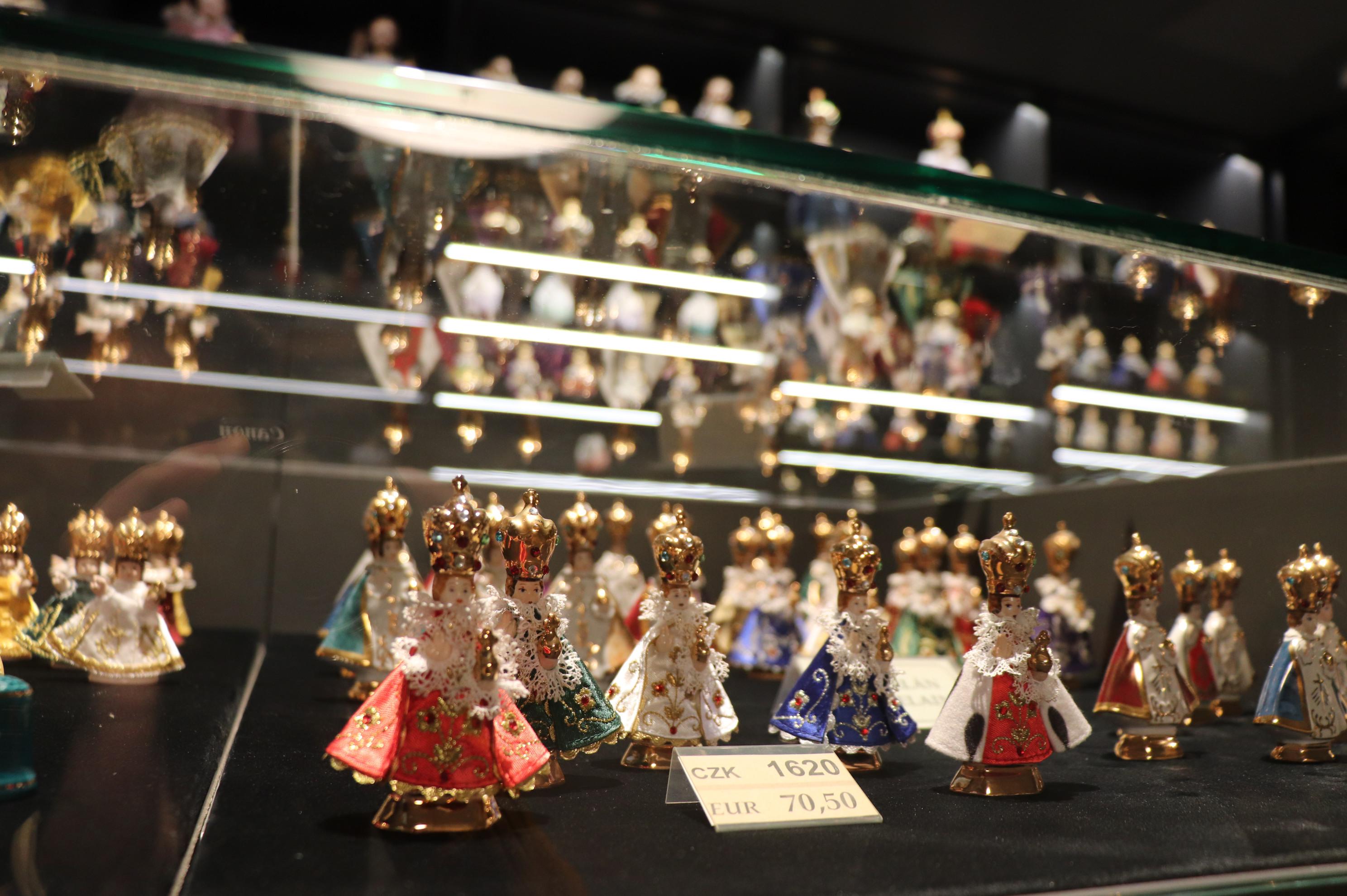 Prodejna suvenýrů – Klášter Pražského Jezulátka