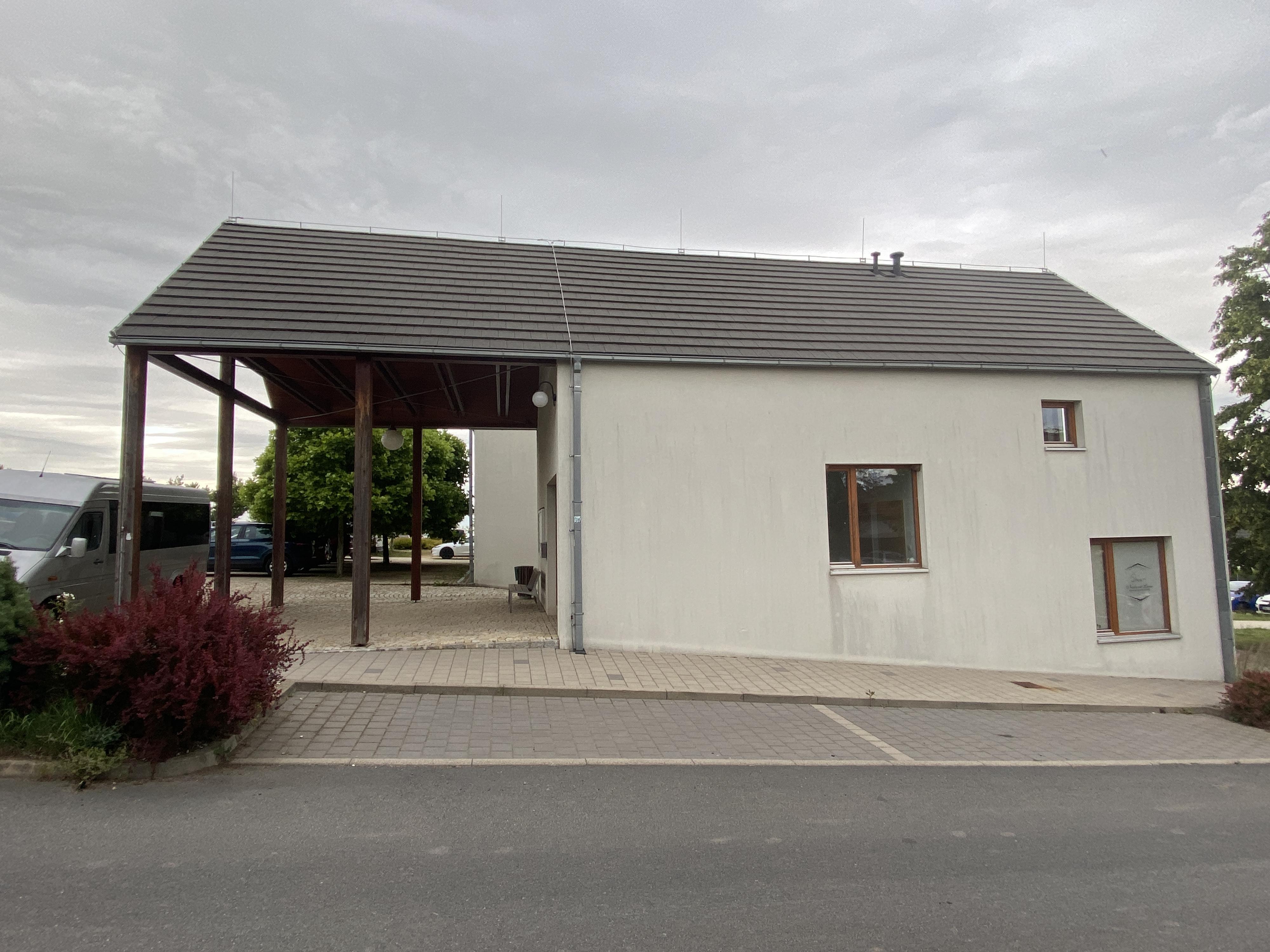 Zichovec - obecní úřad foto 2