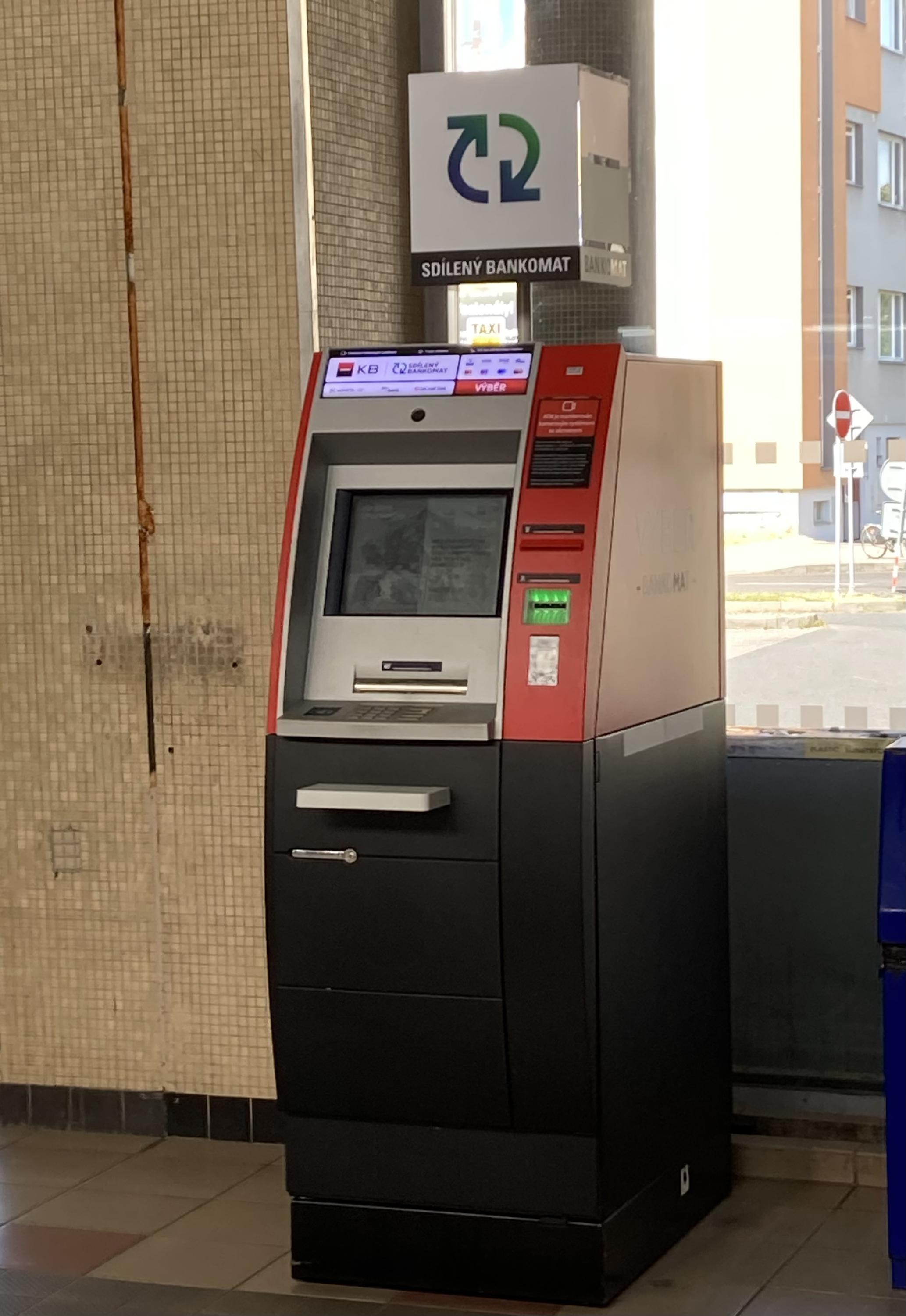 Bankomat Komerční banky foto 2