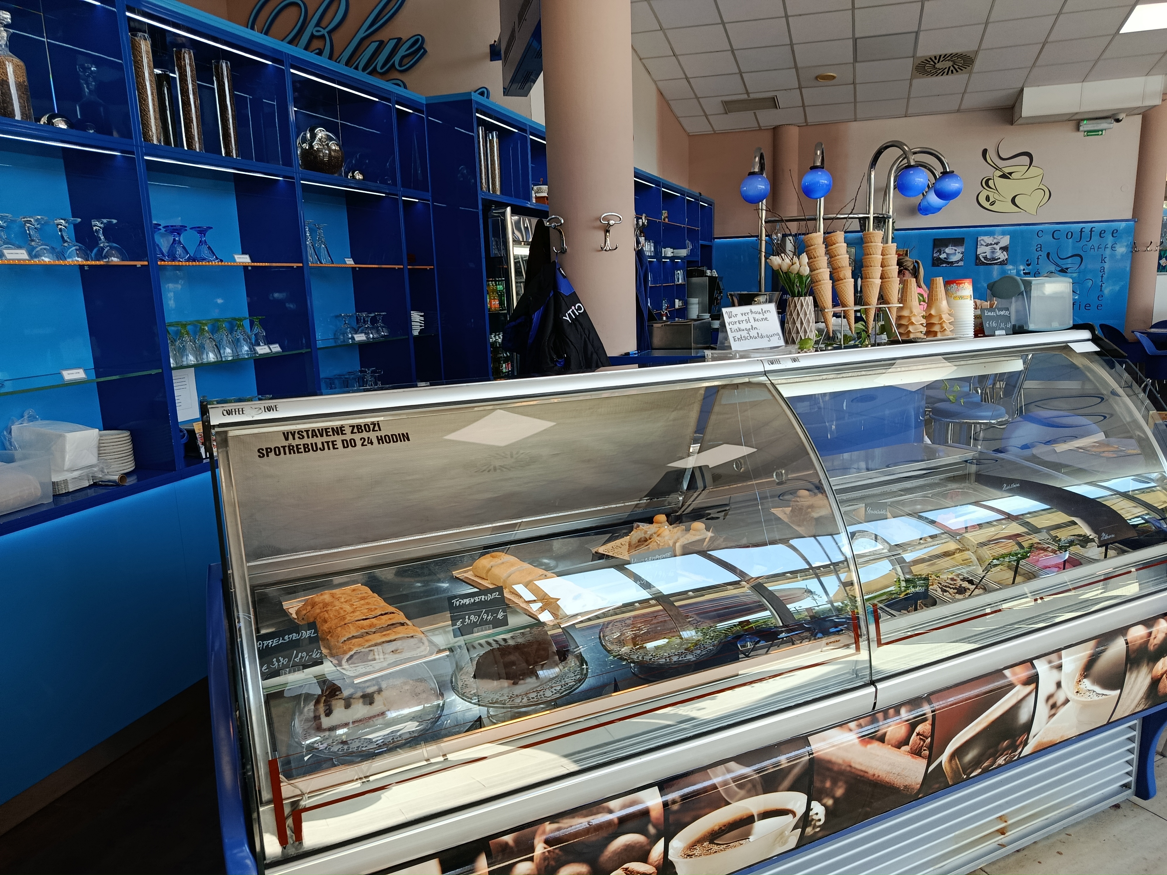 Blue cafe/Creperie foto 4