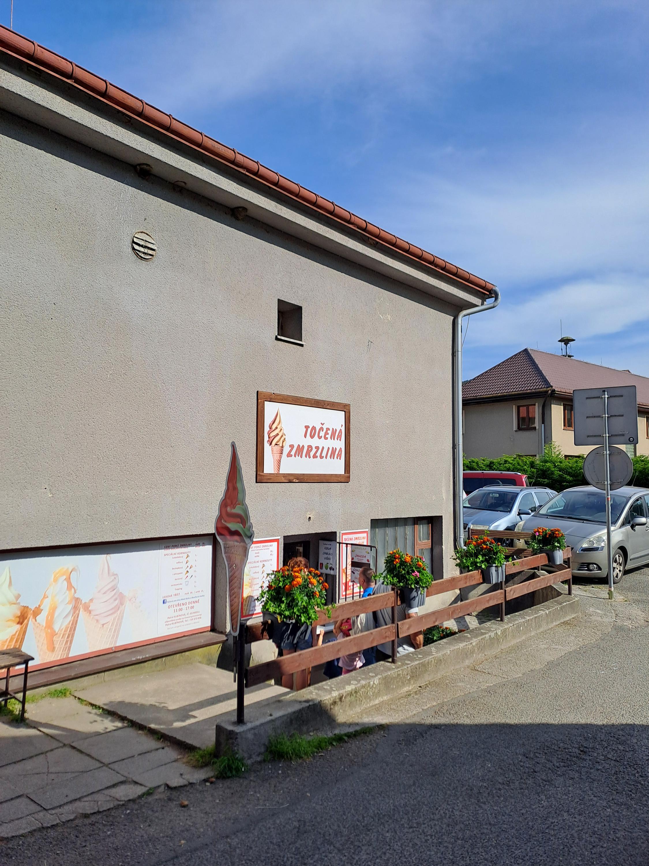 Točená zmrzlina Malá Skála u Boučkova statku foto 2
