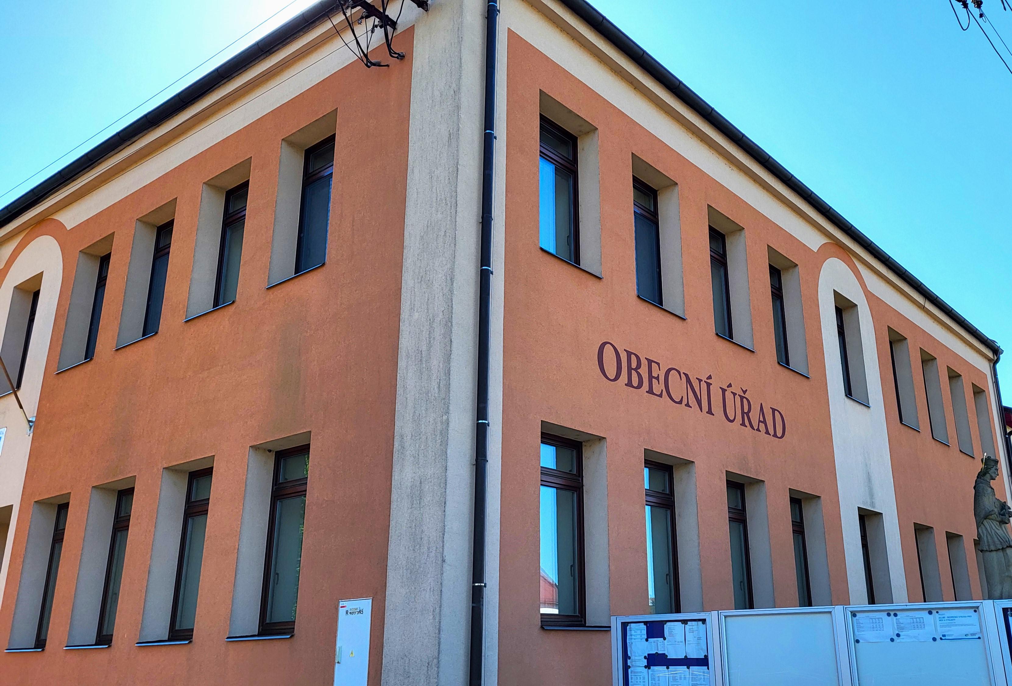 Jalubí - obecní úřad foto 5