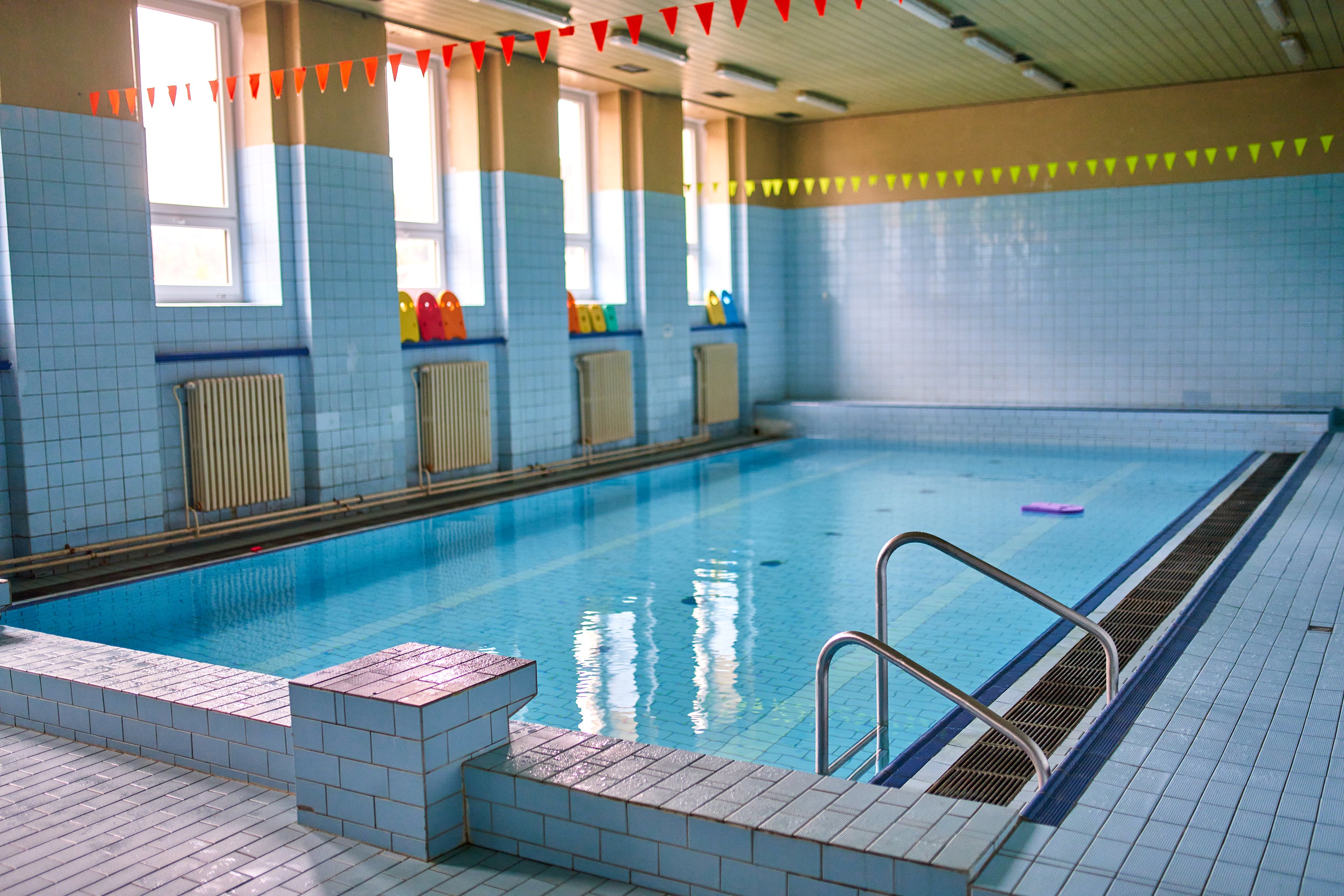 Plavecký bazén - Gymnázium Tanvald foto 2