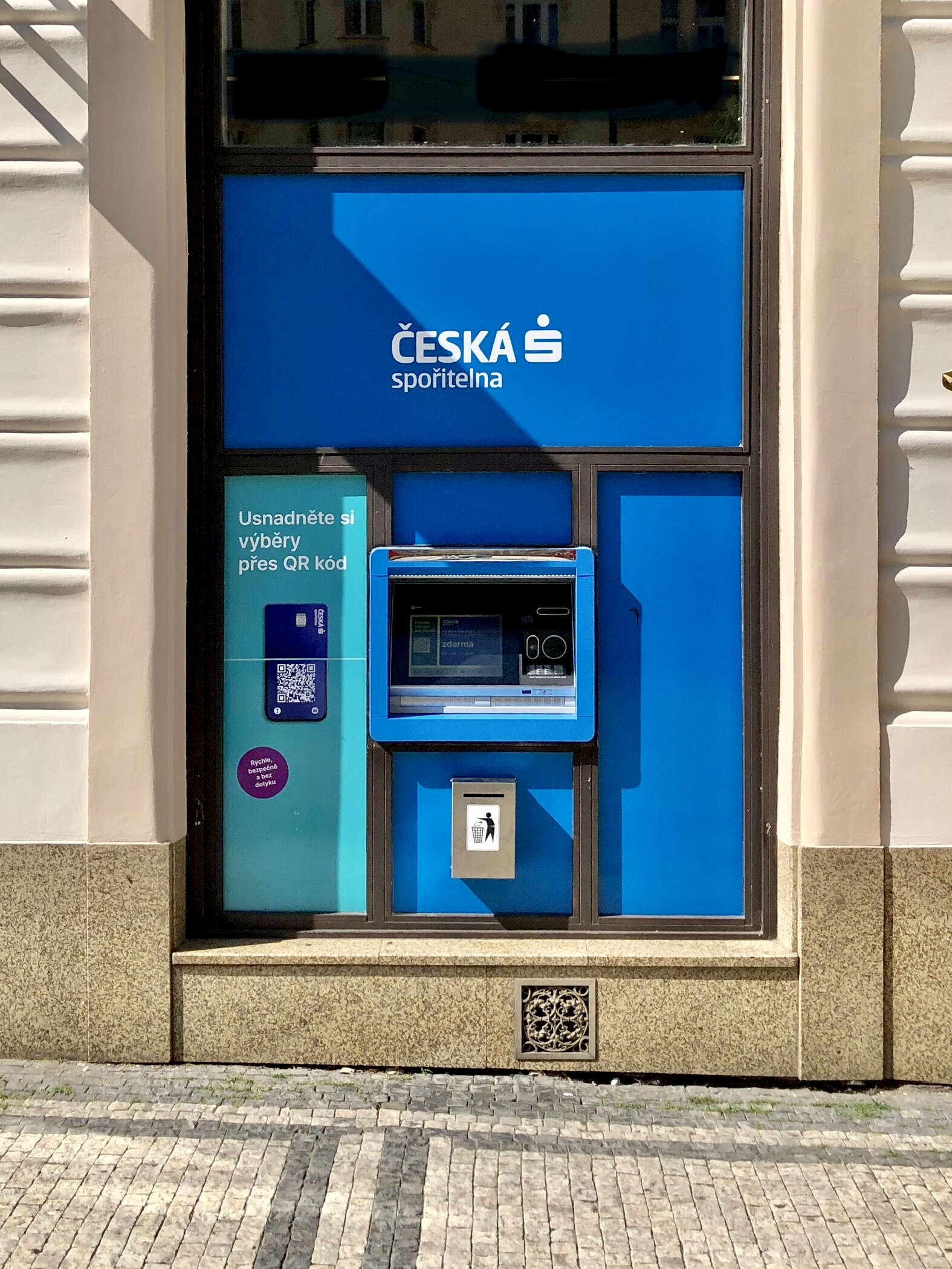 Bankomat České spořitelny foto 2