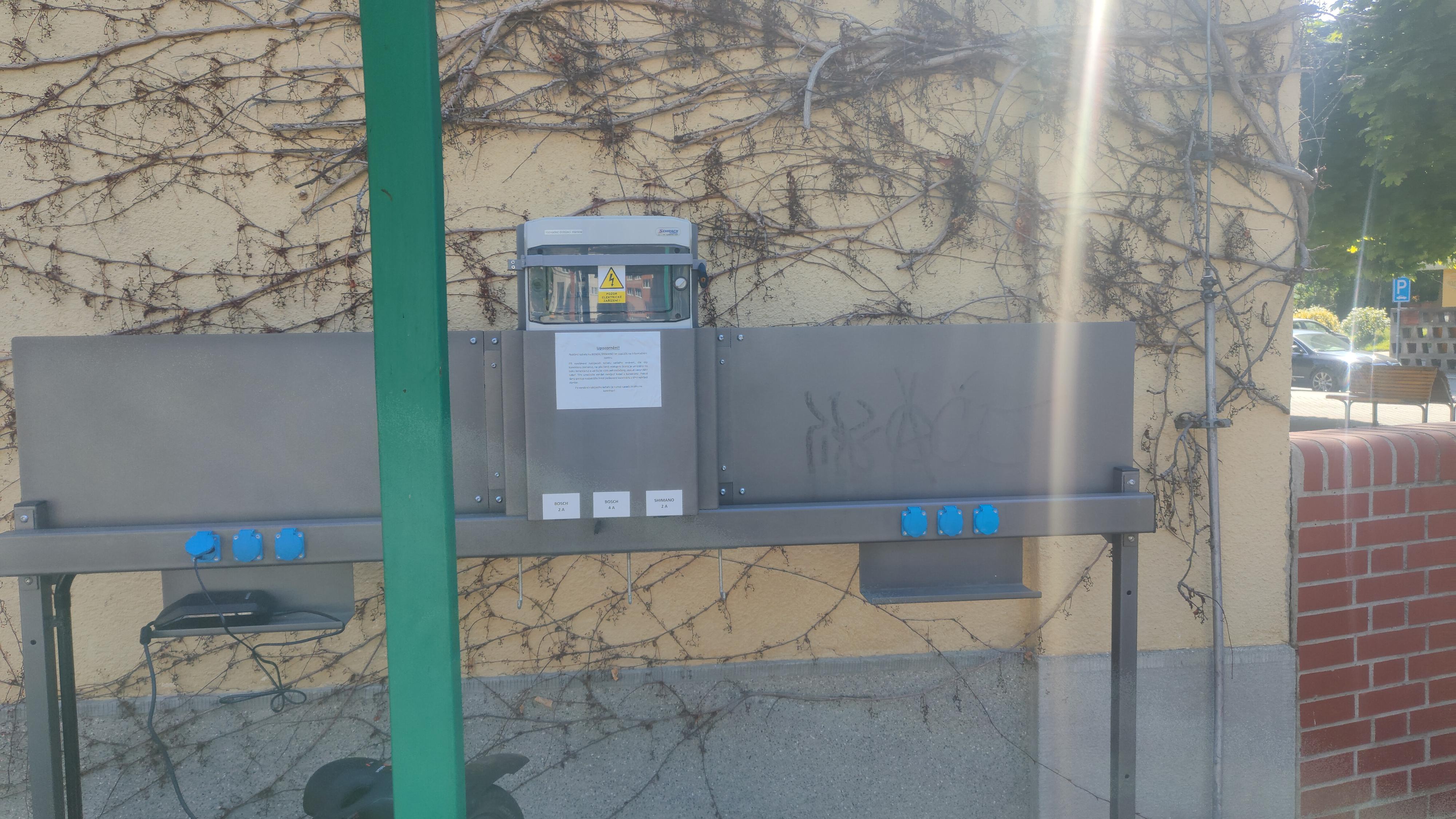 Nabíječka elektrokol Městská knihovna Sázava foto 3