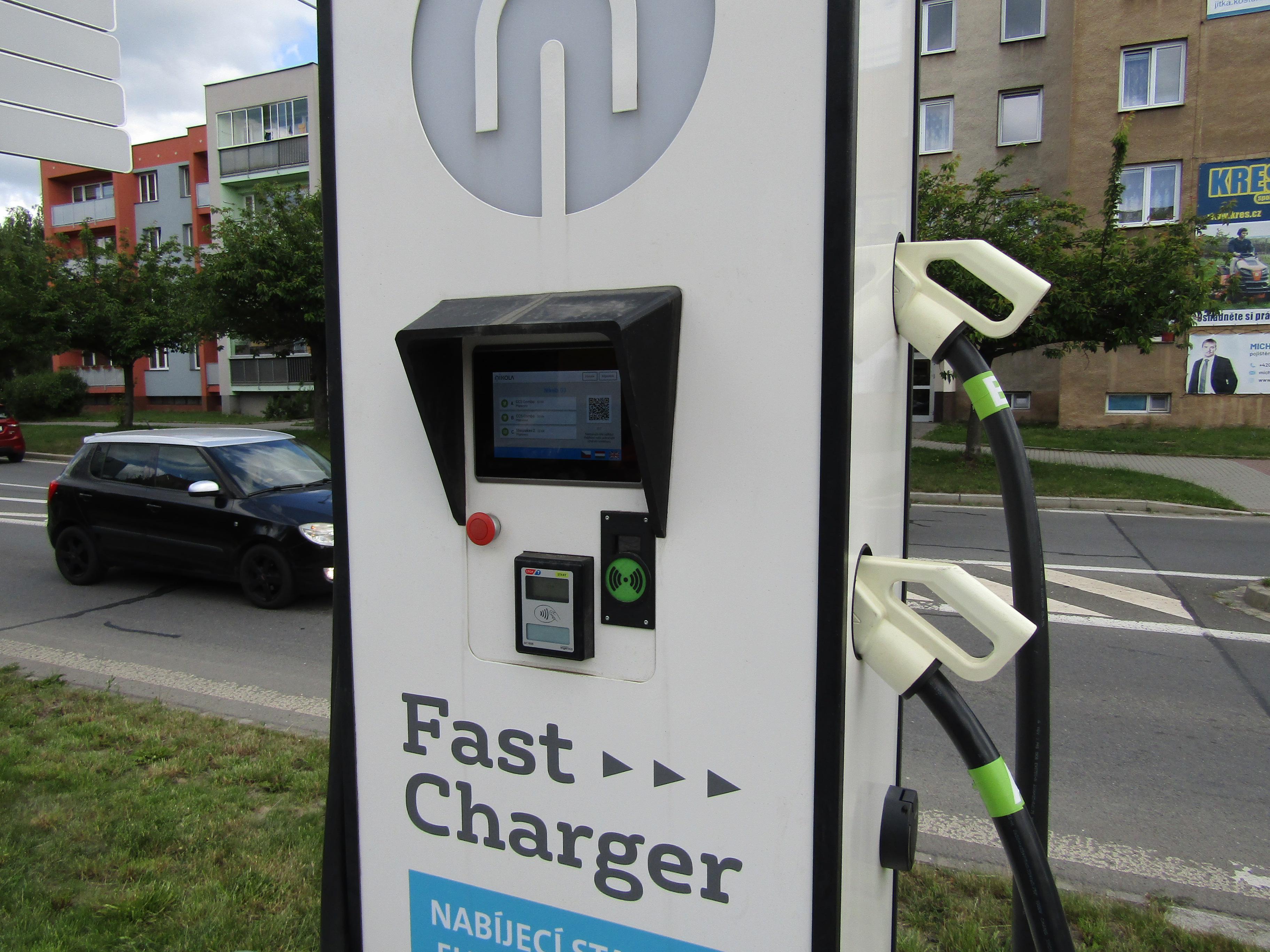 Dobíjecí stanice Polyfazer