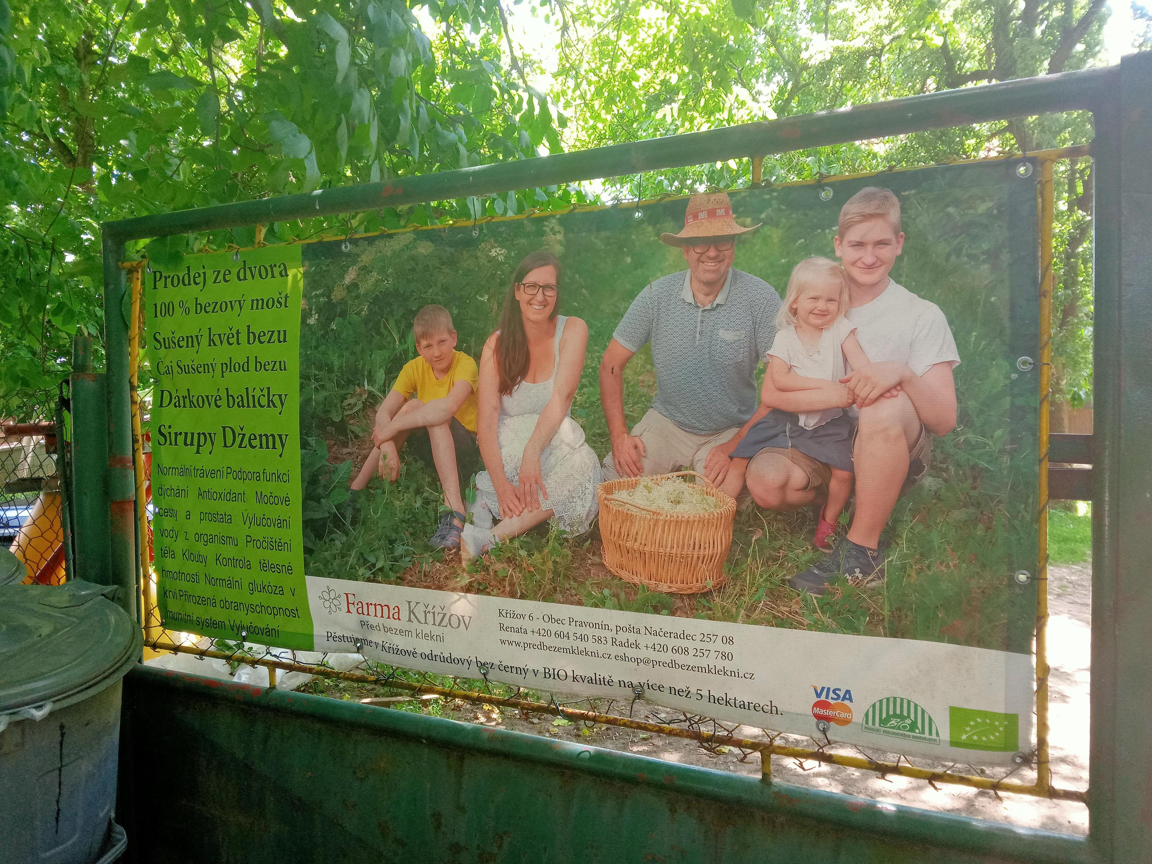 Bezová farma Křížov - Před bezem klekni foto 6