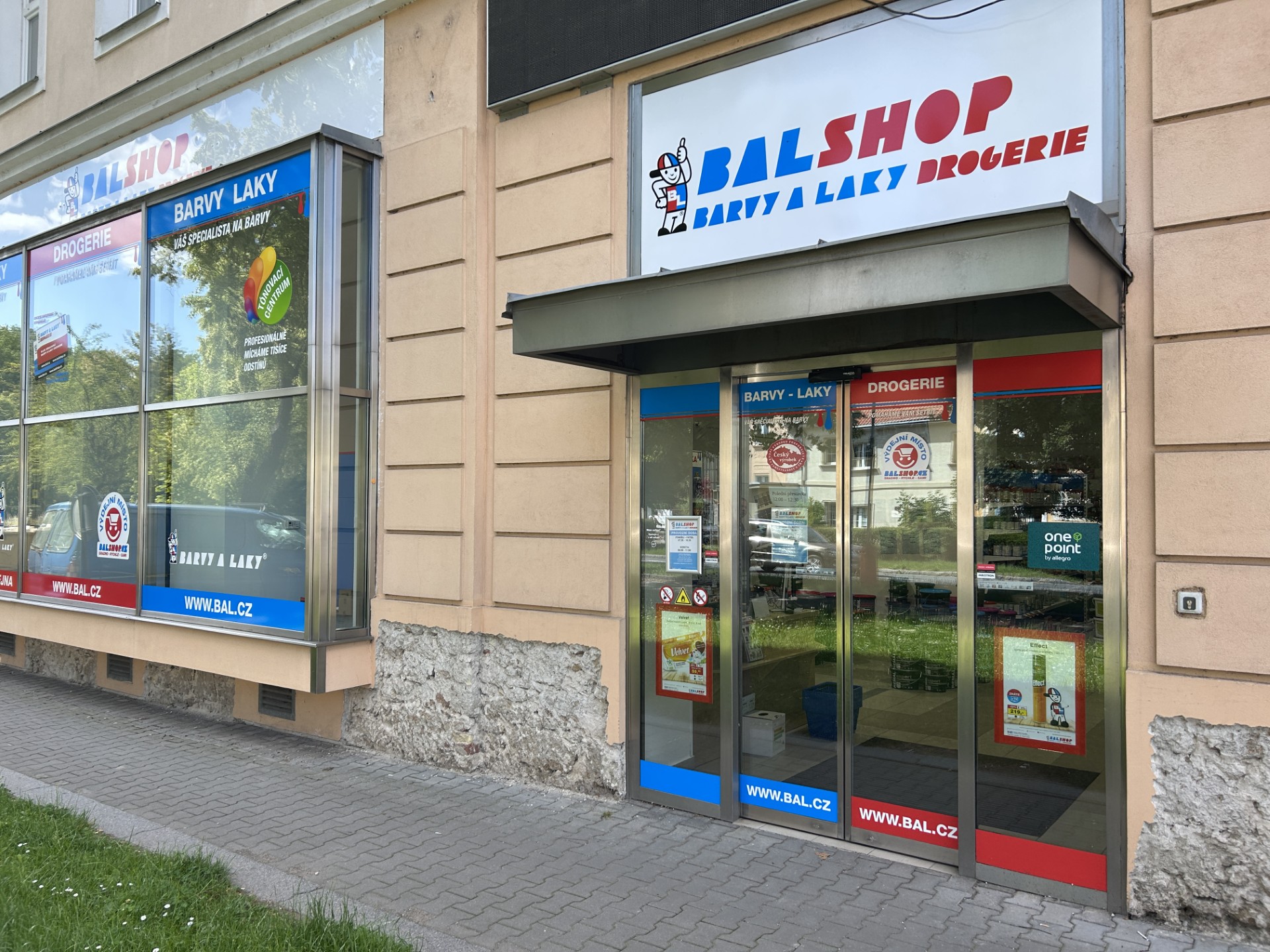 BARVY A LAKY DROGERIE