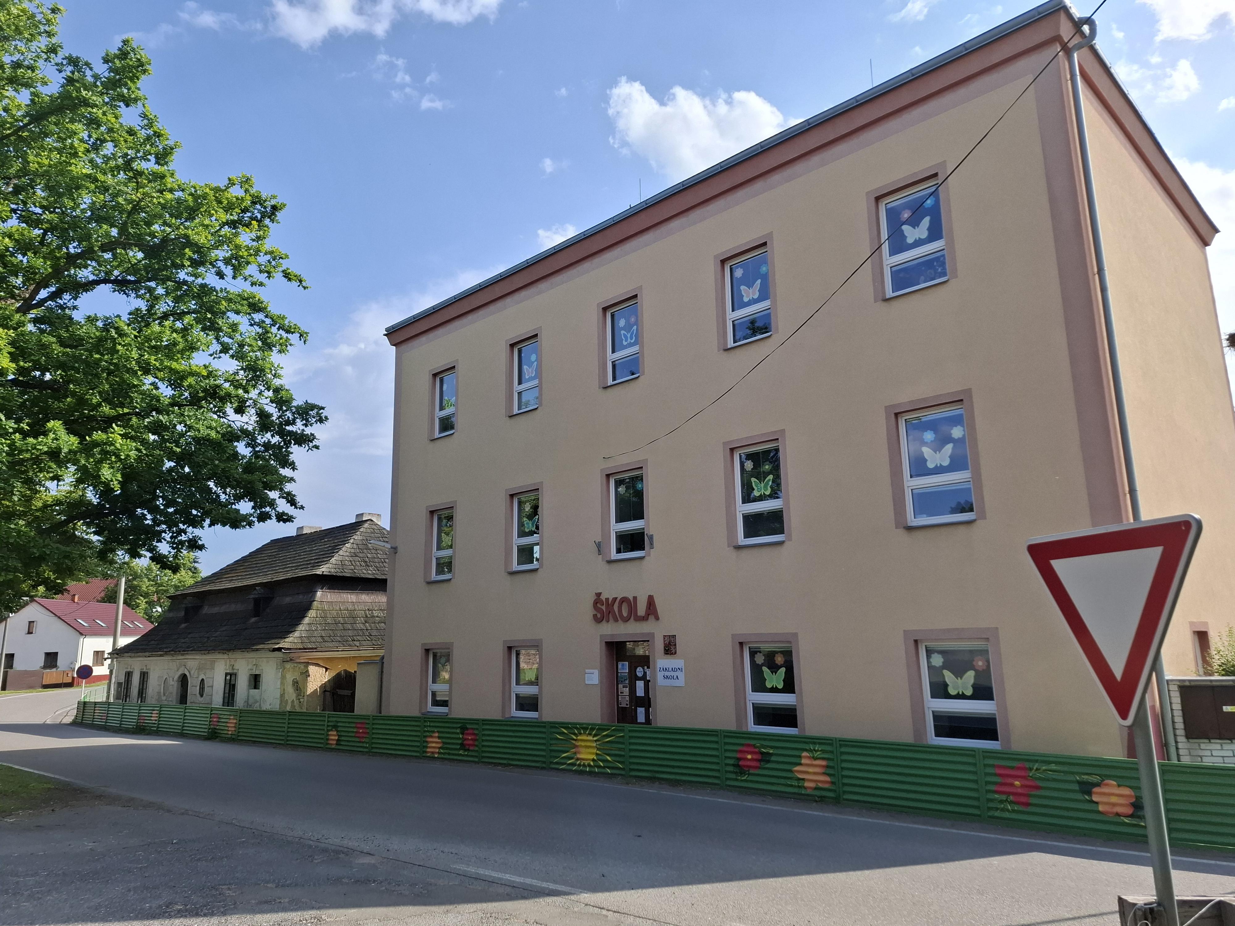 Základní škola a Mateřská škola Višňová, okres Příbram foto 3