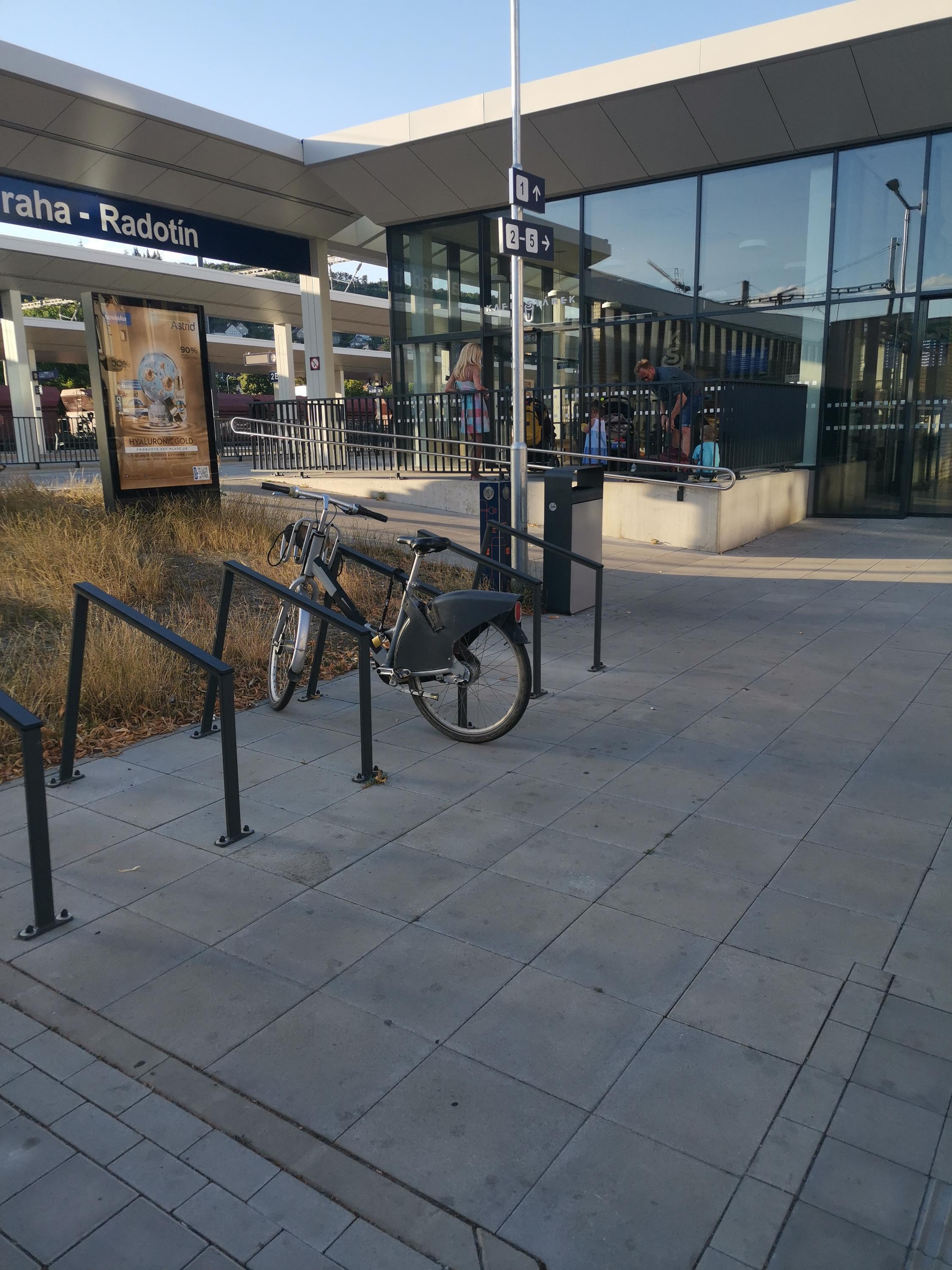 Nabíjecí zásuvka pro elektrokola Vrážská foto 3