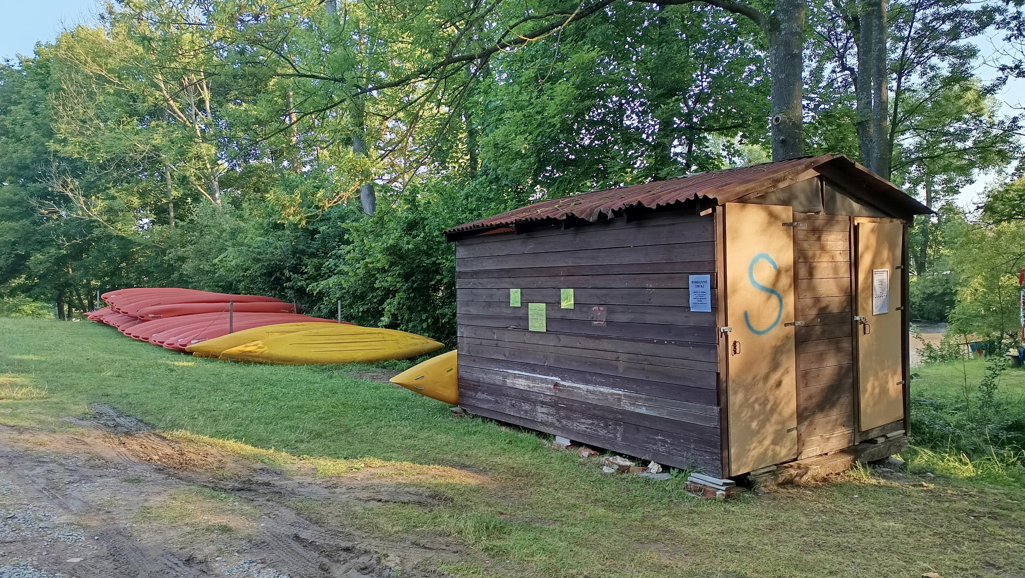 Půjčovna lodí Lodní servis - loděnice Horažďovice foto 2