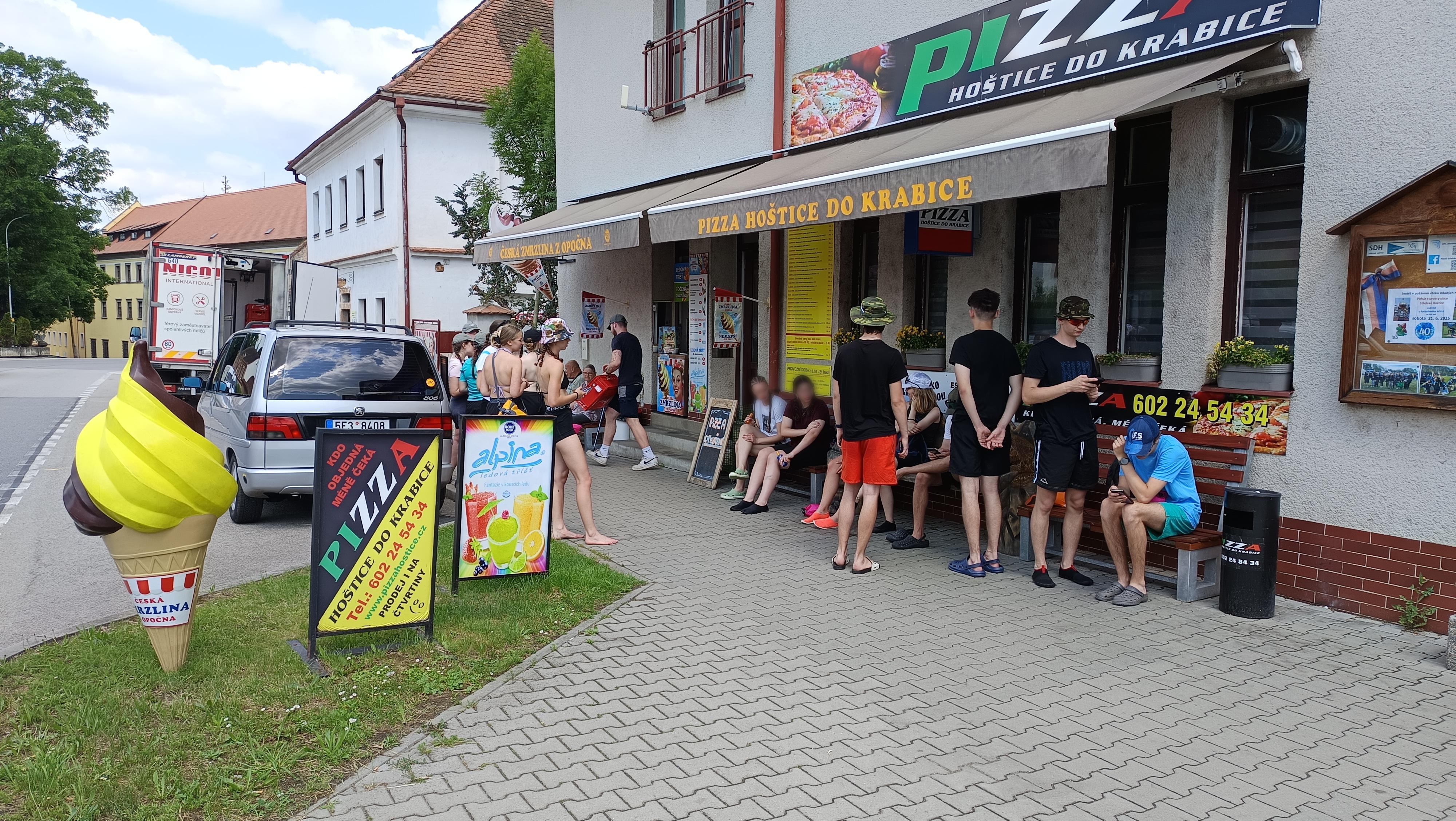 Pizza Hoštice do krabice foto 2