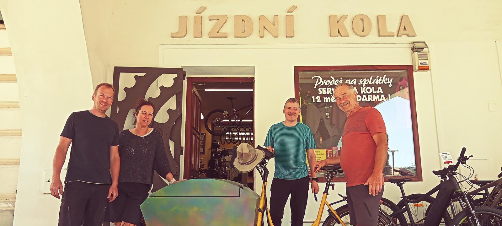 HNÍZDIL jízdni kola