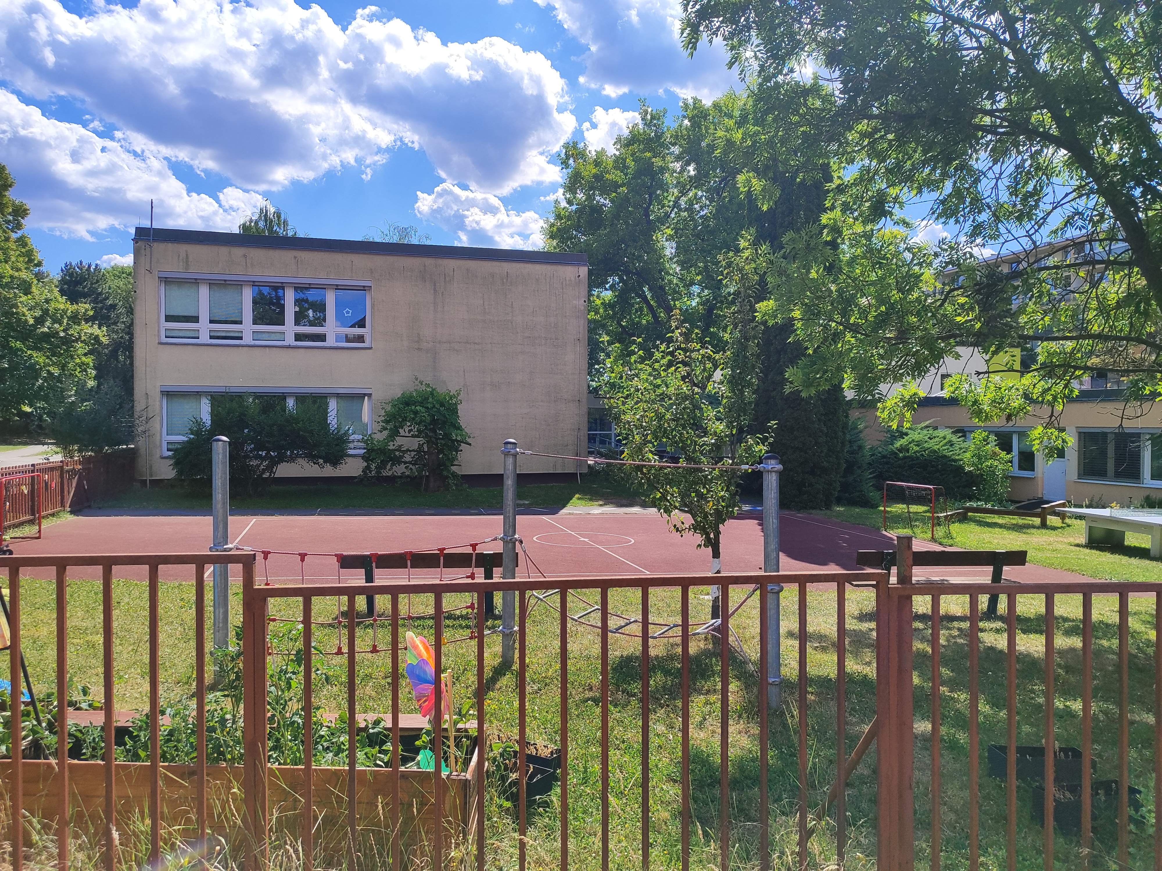 Mateřská škola a Základní škola foto 5