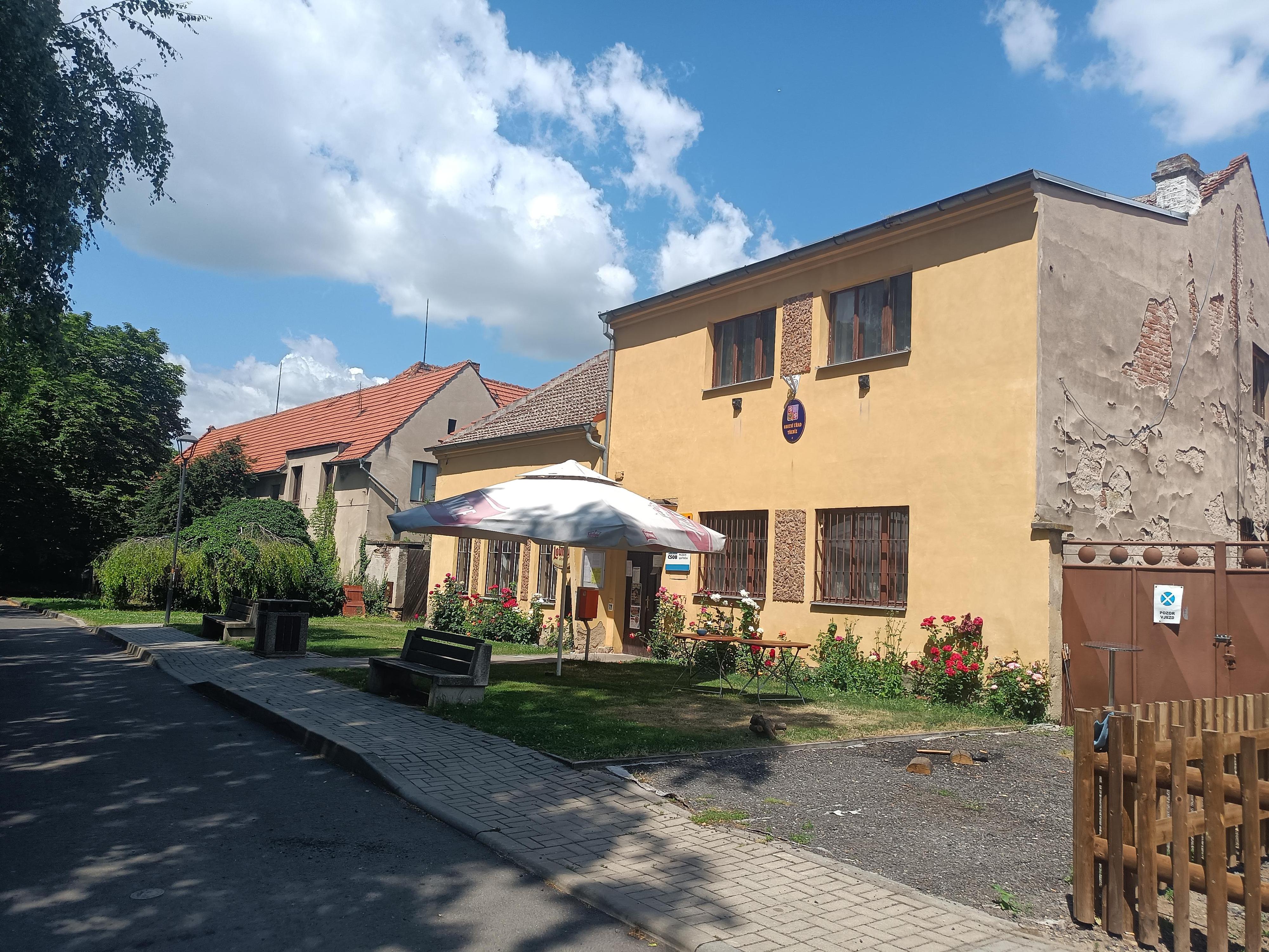 Třebíz - obecní úřad foto 6