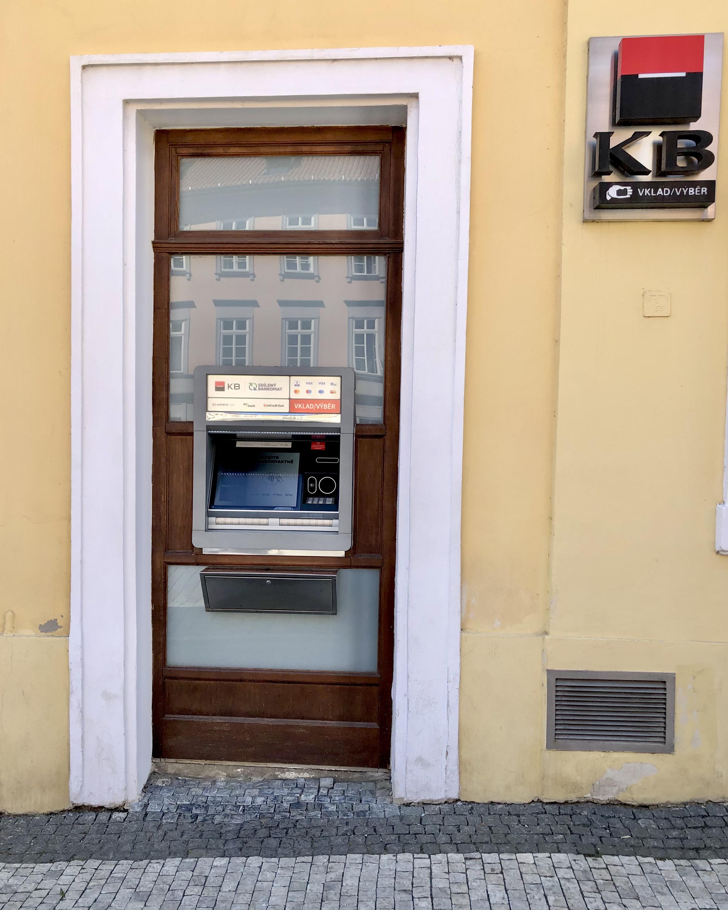 Bankomat Komerční banky foto 3