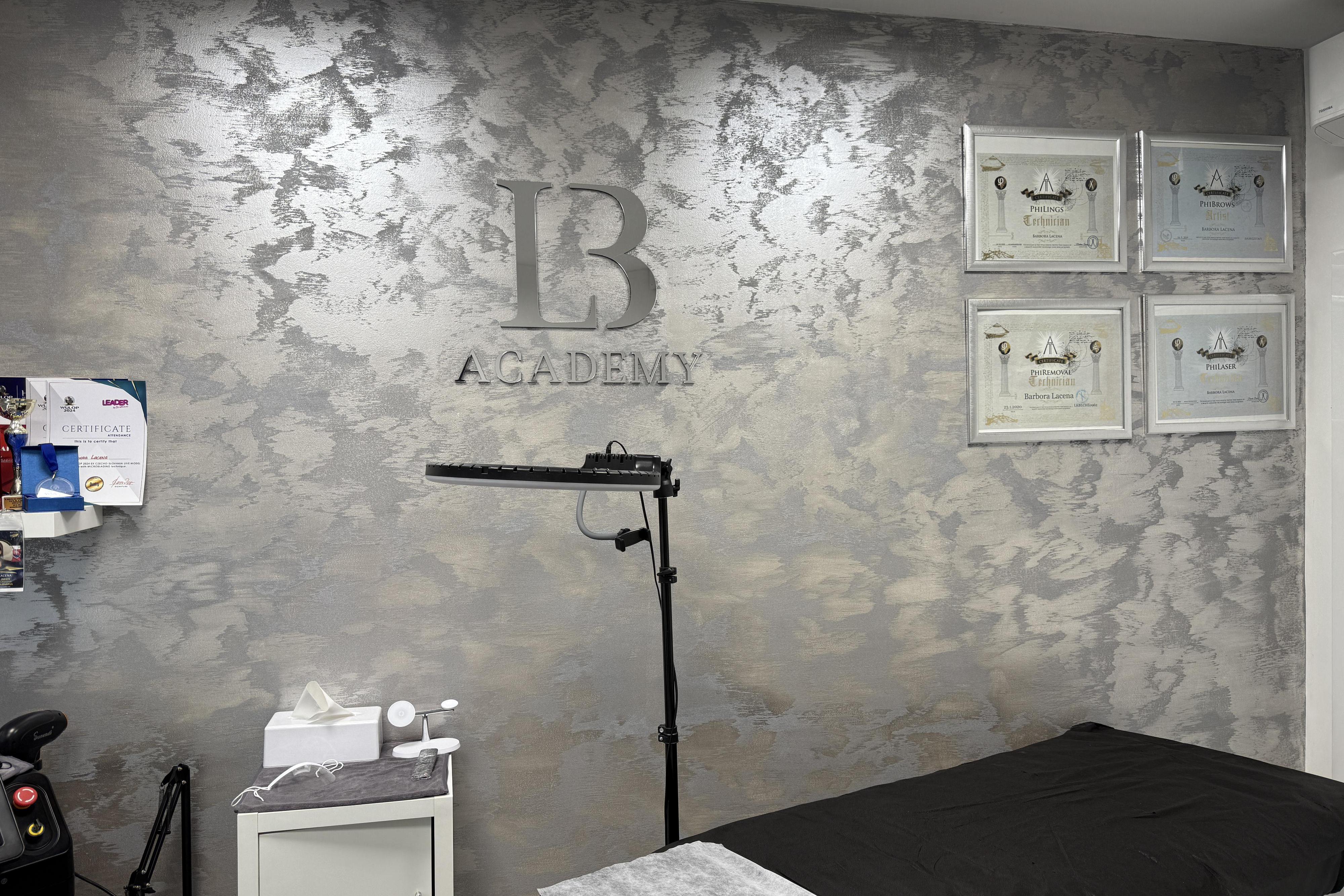 Školení laserového odstranění permanentního make-upu Barbora Lacena