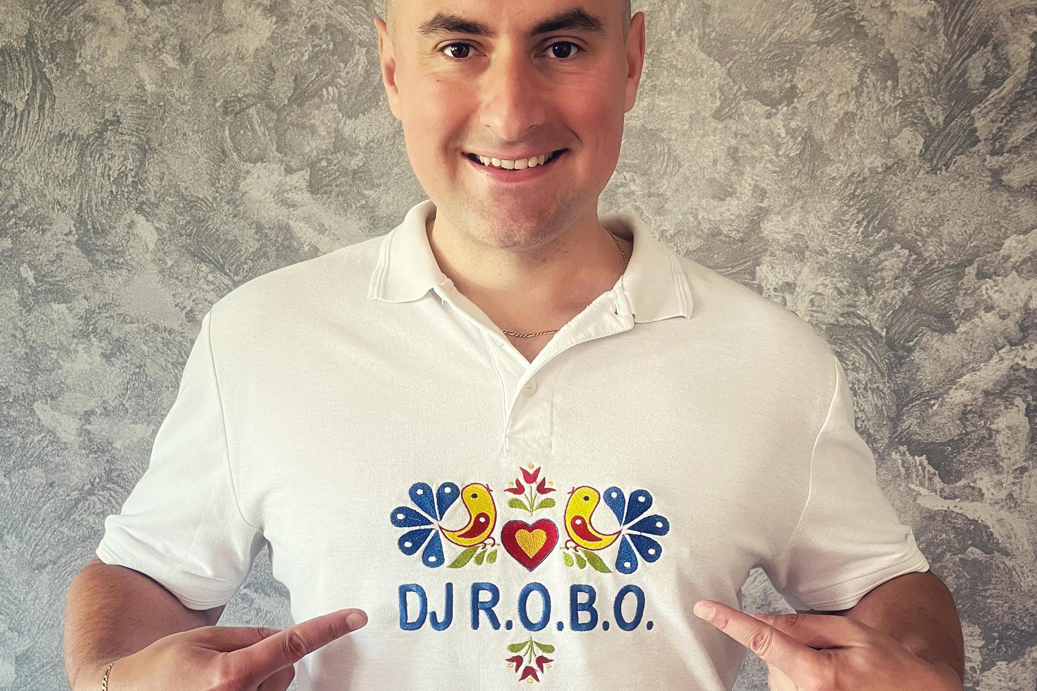 DJ ROBO