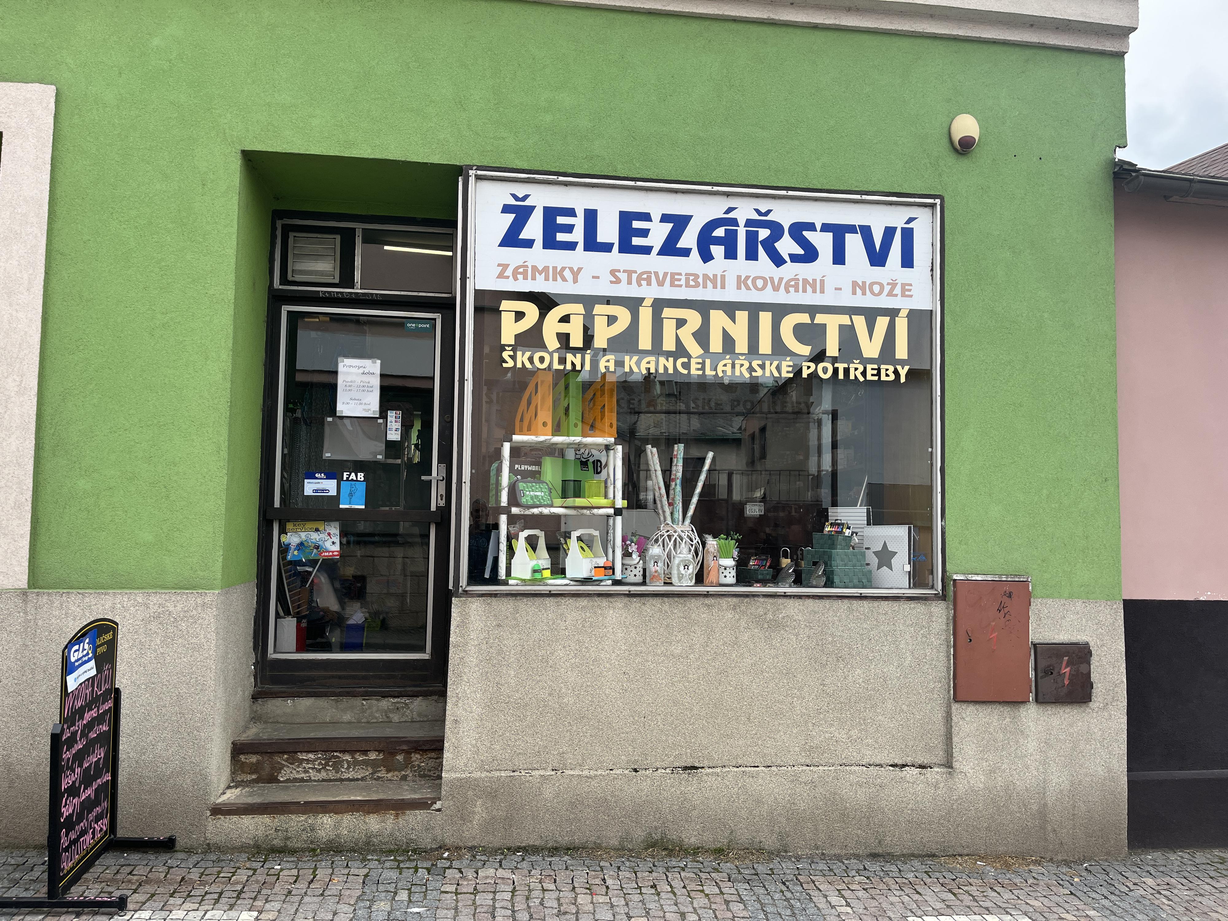 Železářství, papírnictví Gregar foto 2