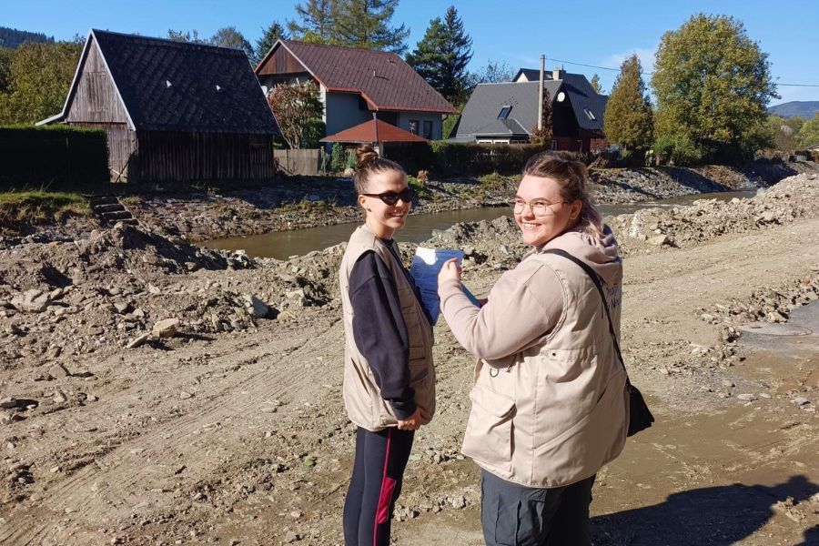 Nechceš jen sedět v lavici? Pojď do terénu.