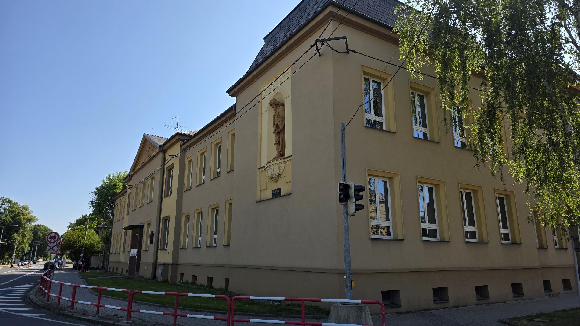 ZŠ Ostrava-Svinov, Bílovecká