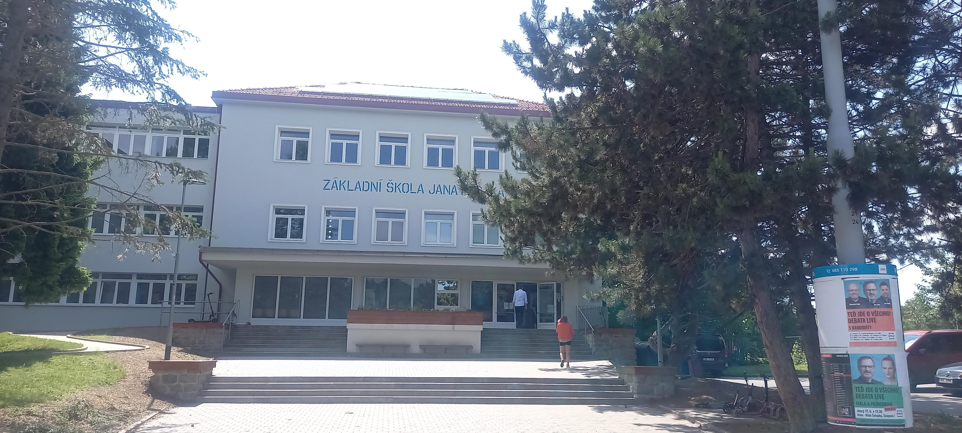 ZŠ Brno, Jana Babáka foto 2