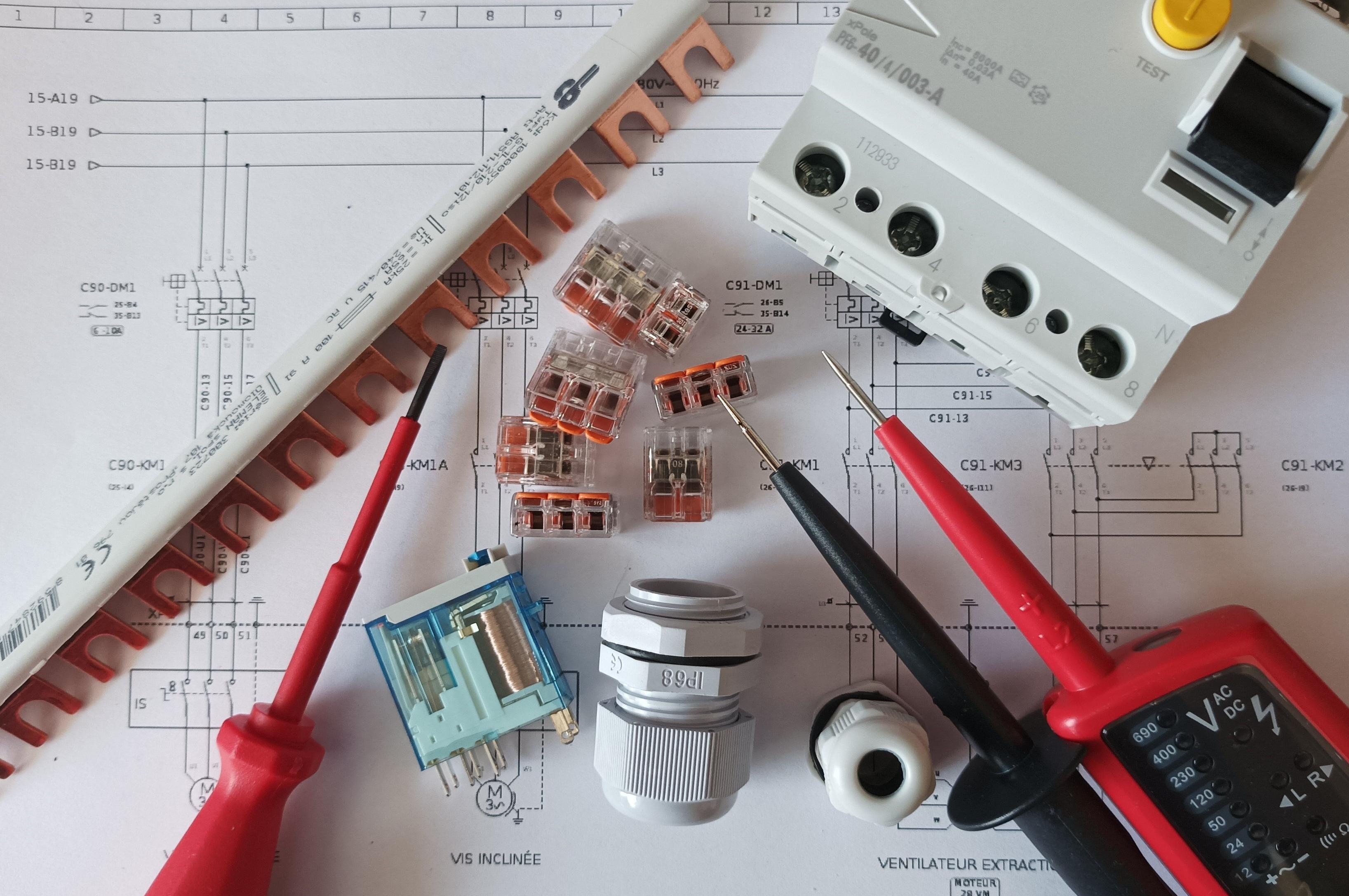 Elektro a automatizace - Miroslav Kubů