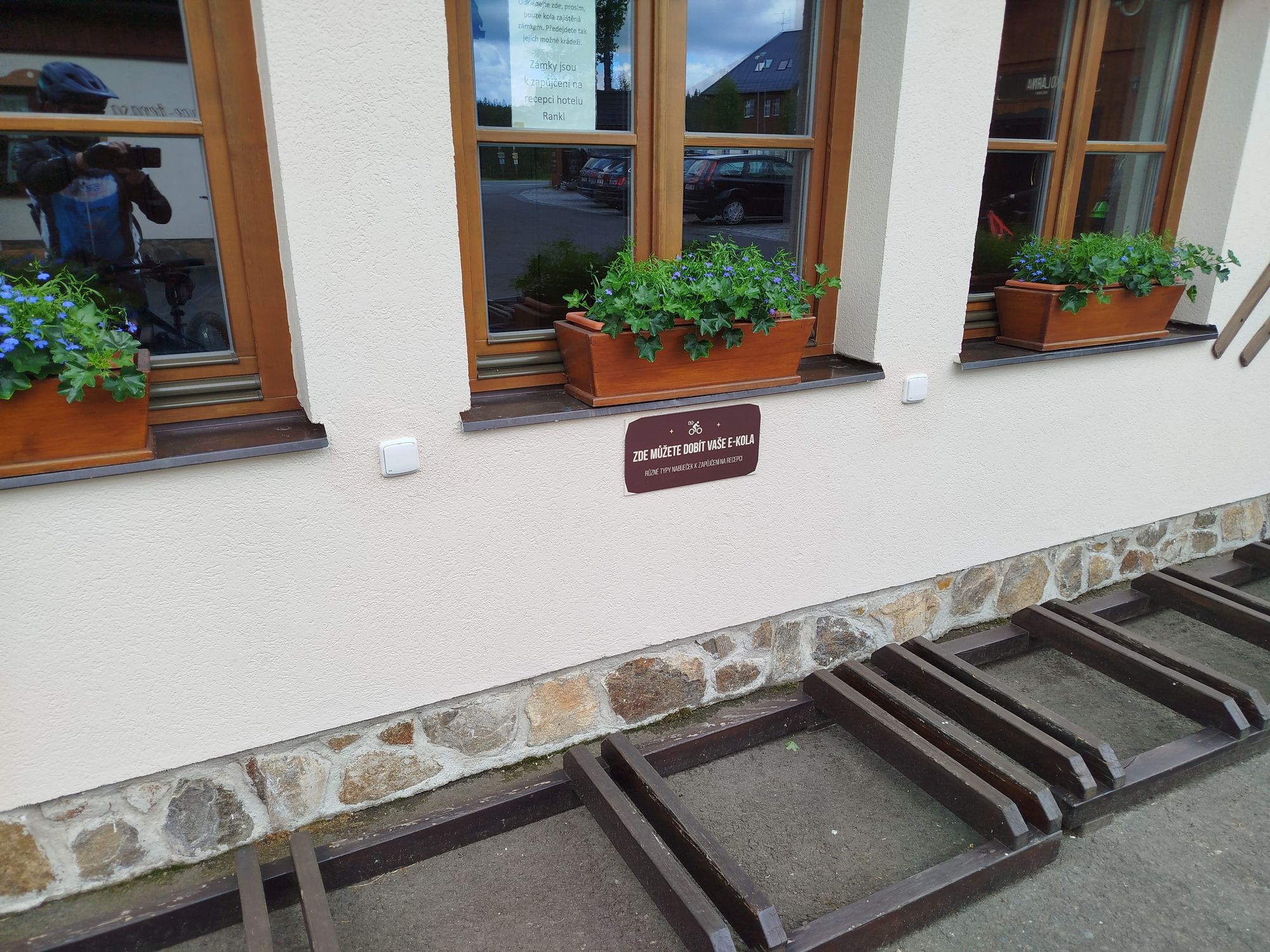 Nabíjecí zásuvka pro elektrokola Hotel Rankl