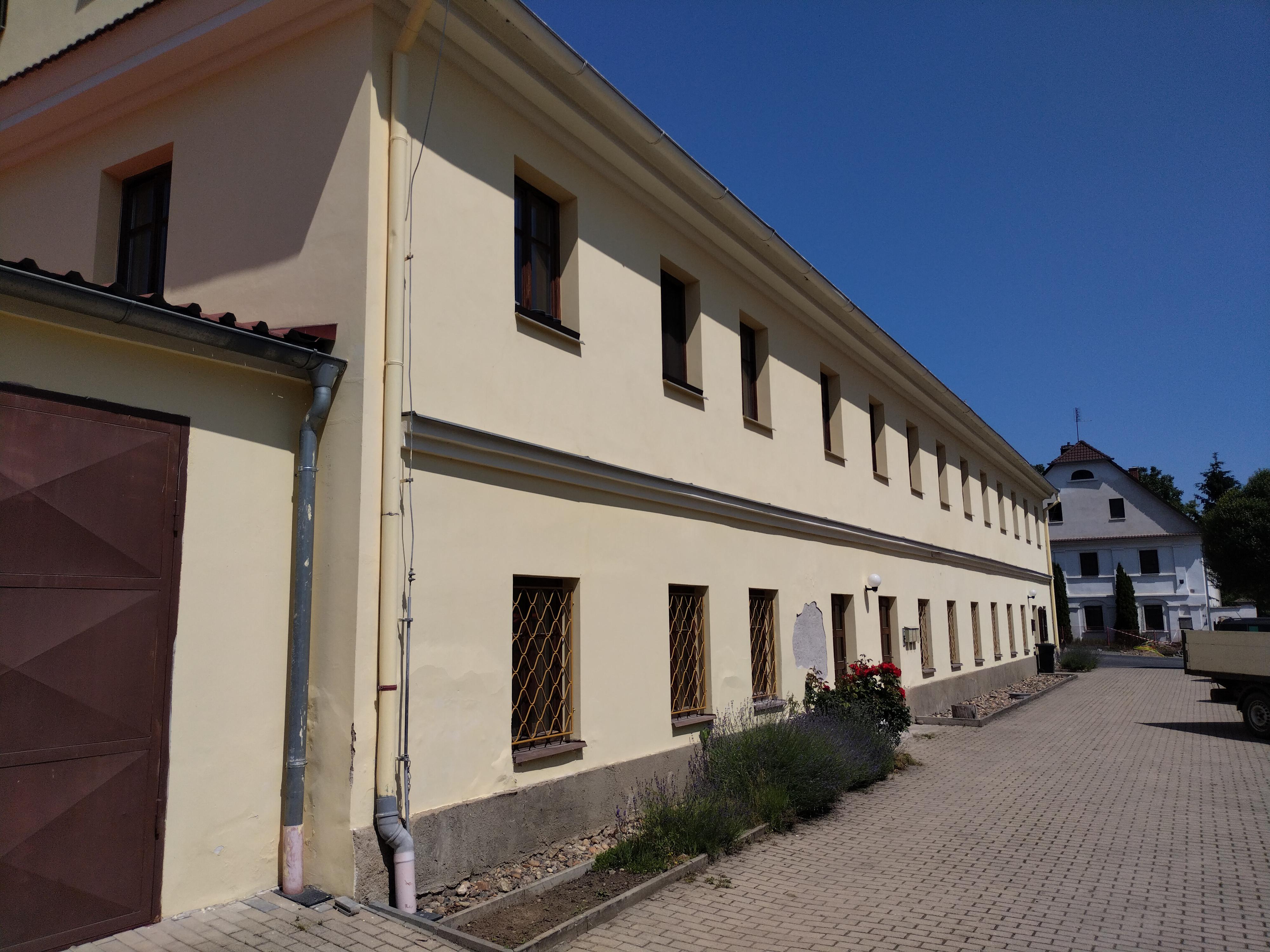 Chotiněves - obecní úřad foto 3