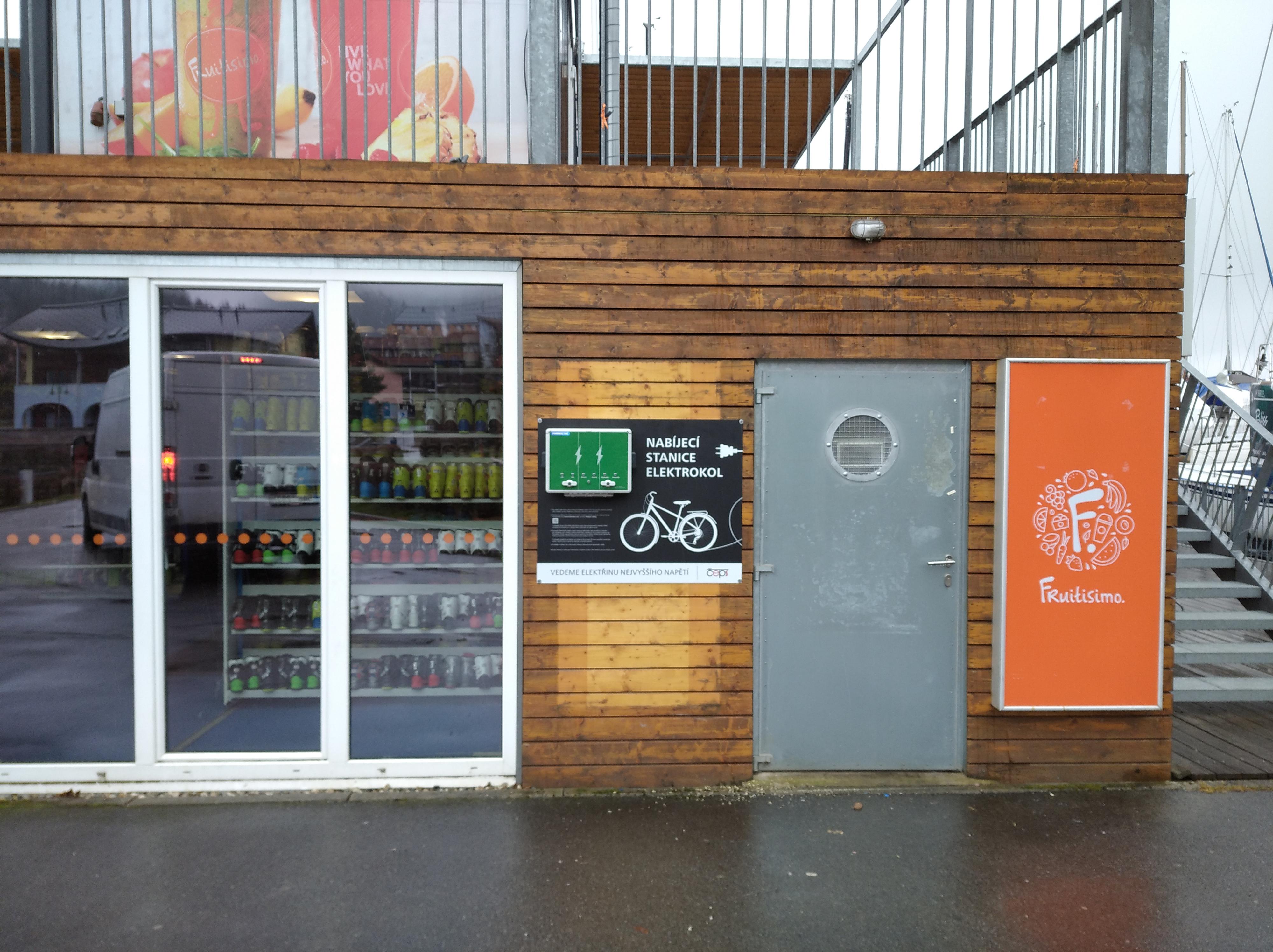 Nabíjecí stanice Kapitanát přístav Marina Lipno