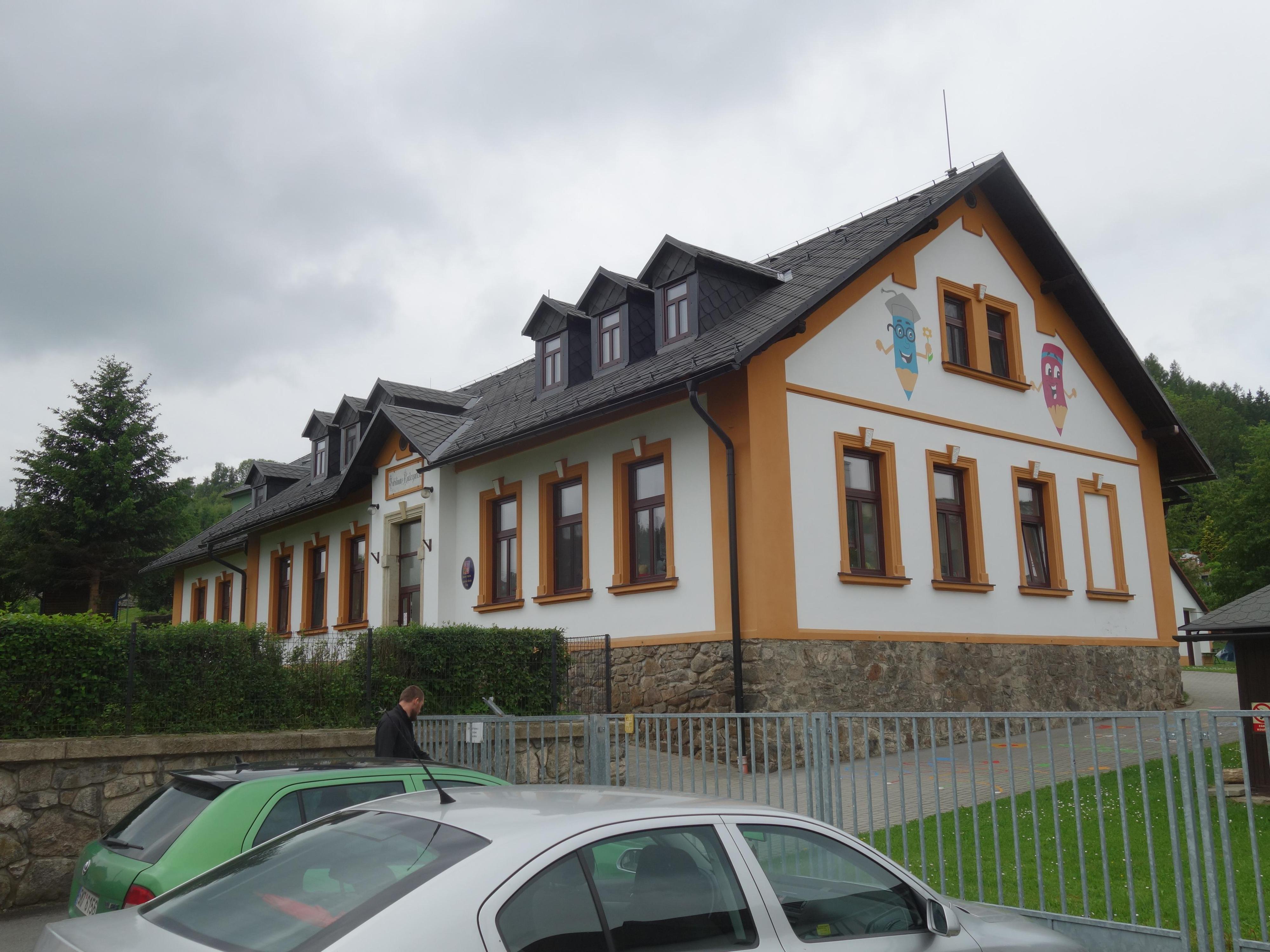 Základní škola a mateřská škola Štíty, okres Šumperk foto 2