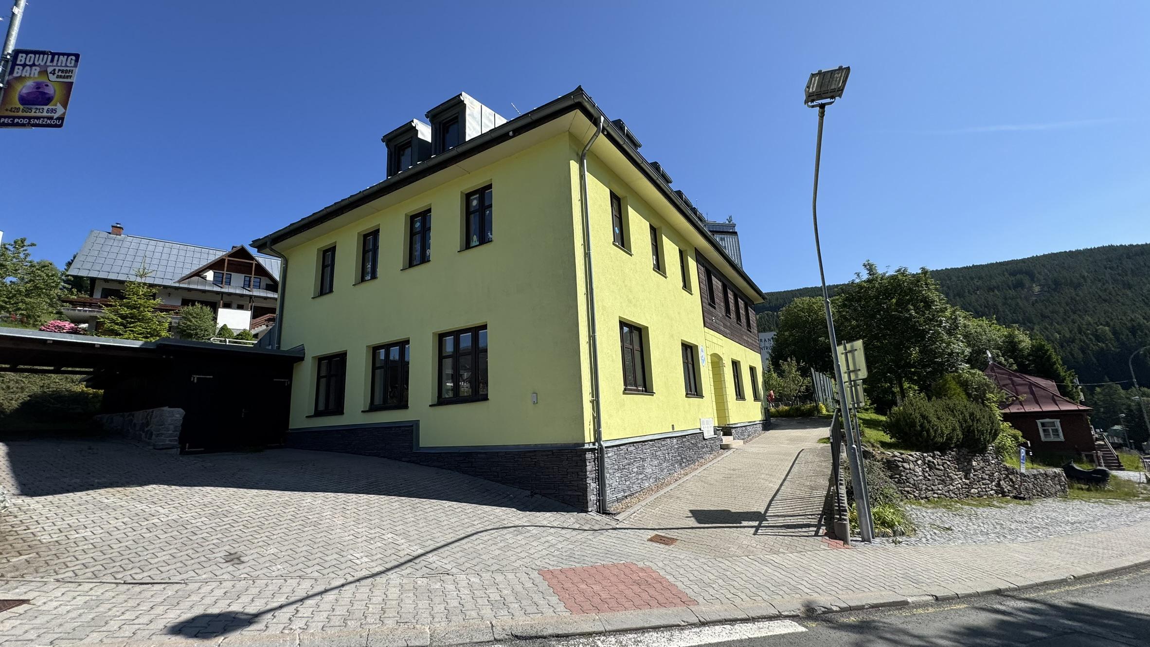 ZŠ a MŠ Pec pod Sněžkou foto 2